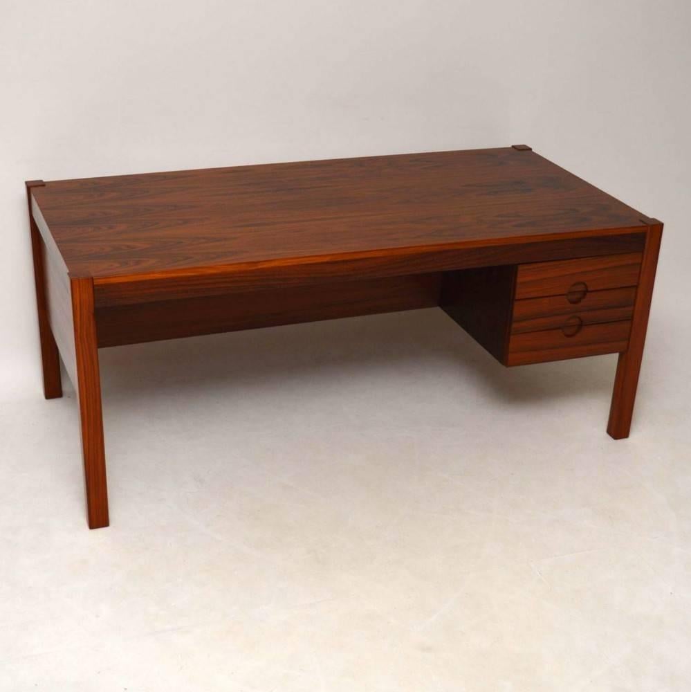 Danish Retro Rosewood Executive Desk Vintage, 1960s 1