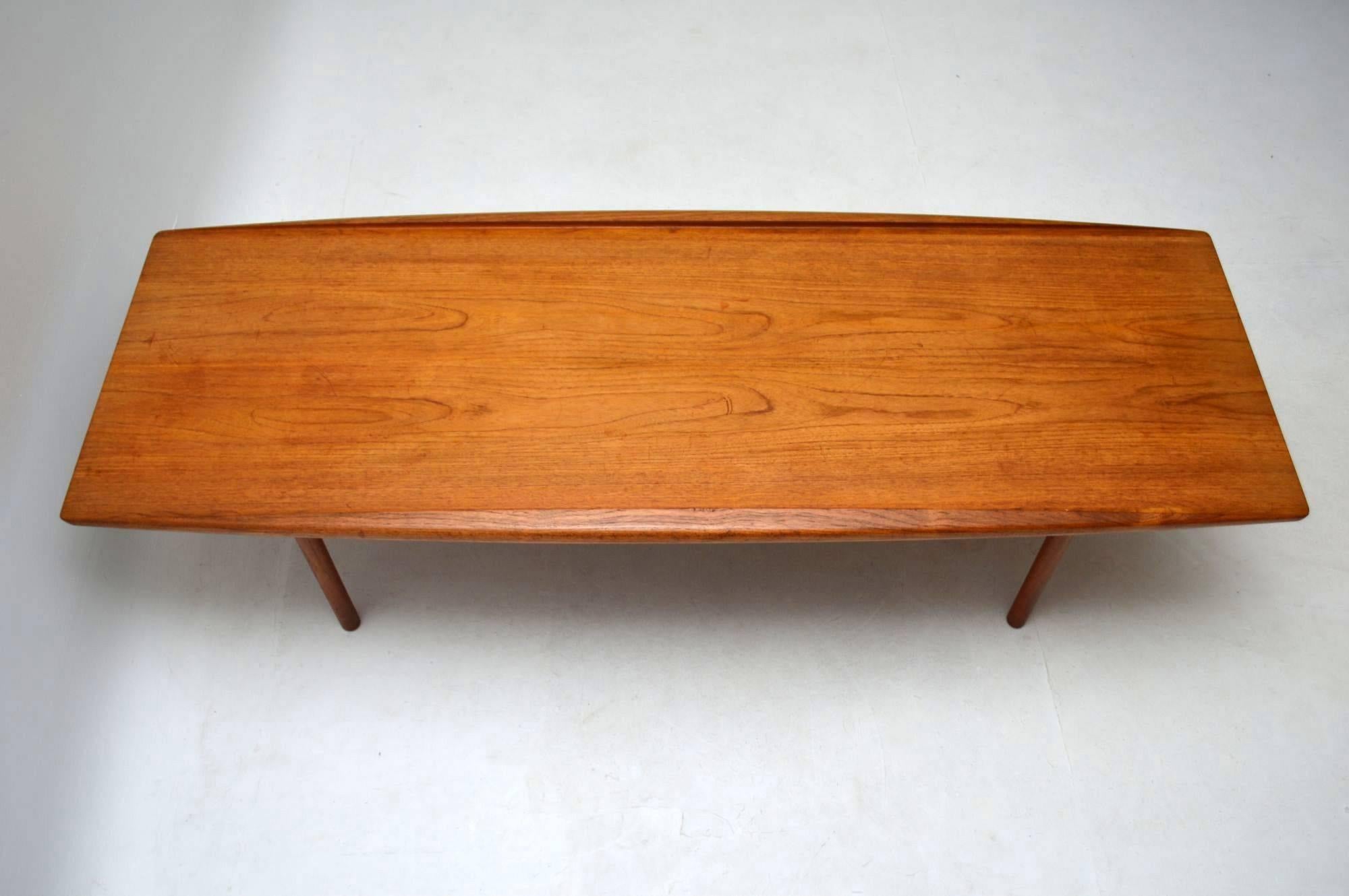 Danish Teak Retro Coffee Table by Grete Jalk Vintage, 1960s In Good Condition In London, GB