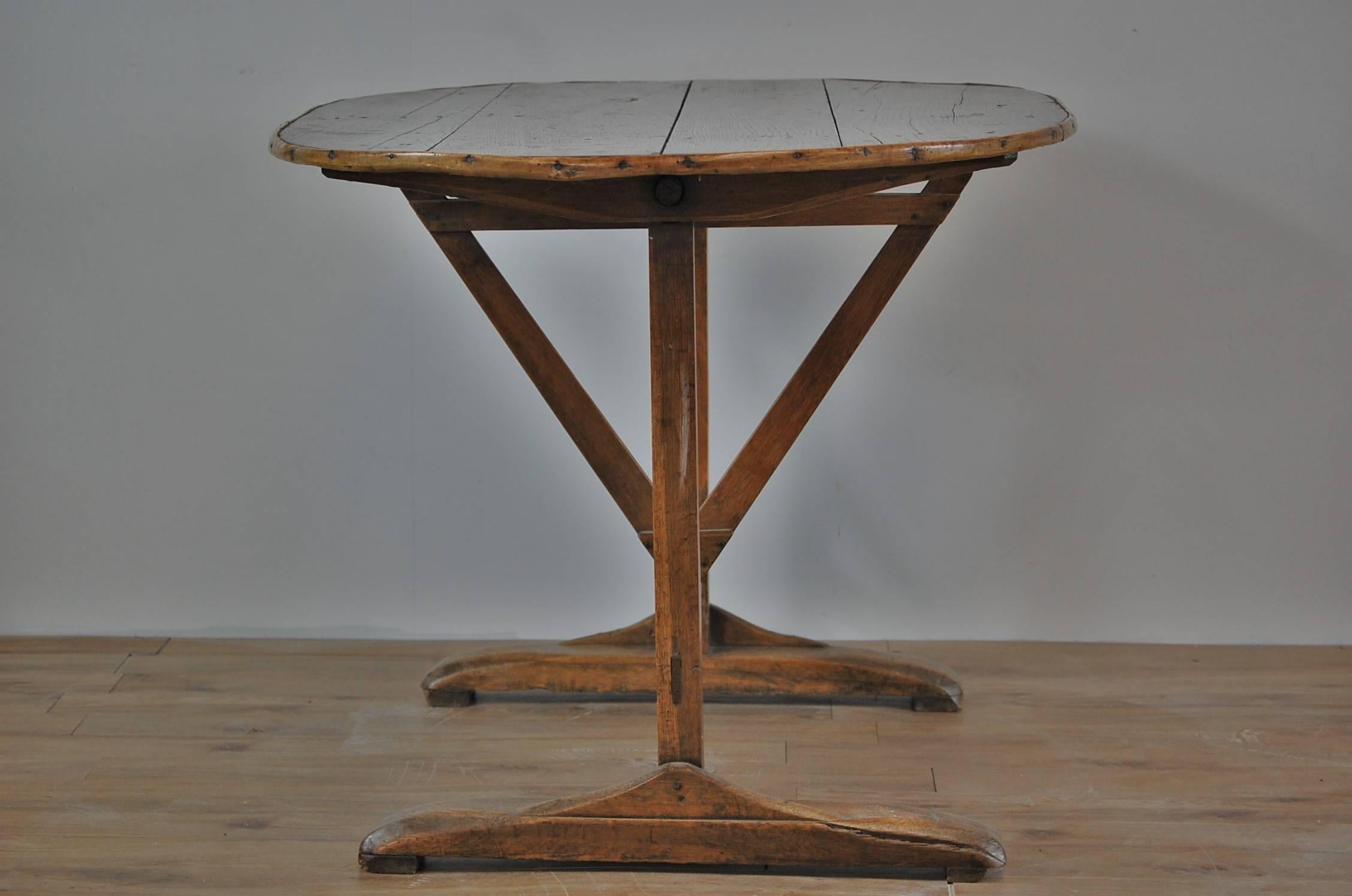 French 19th Century Oval Vigneron or Vendage Wine Tasting Table