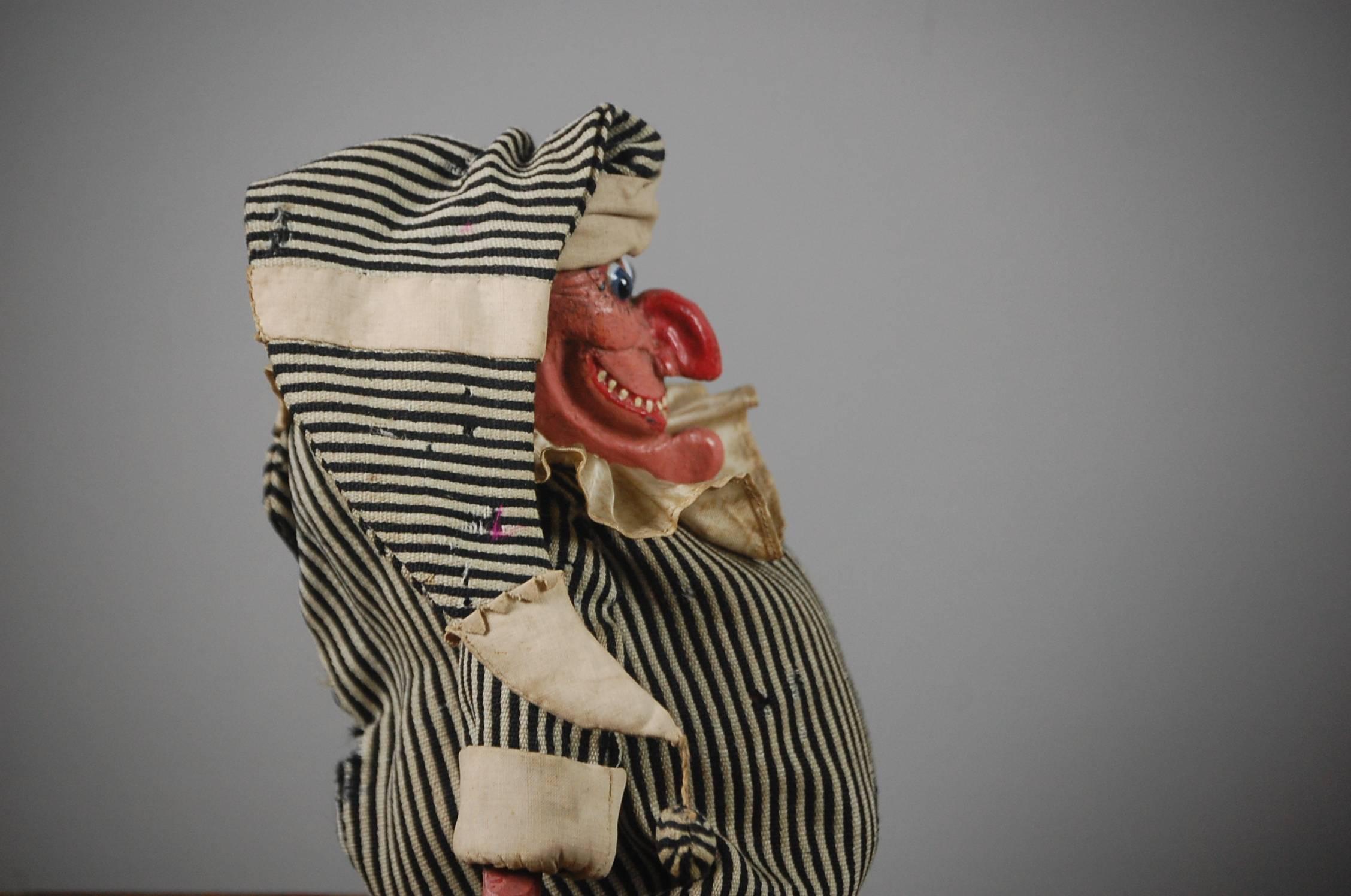 Late 19th Century Wood Carved Mr Punch Puppet In Good Condition In Pease pottage, West Sussex