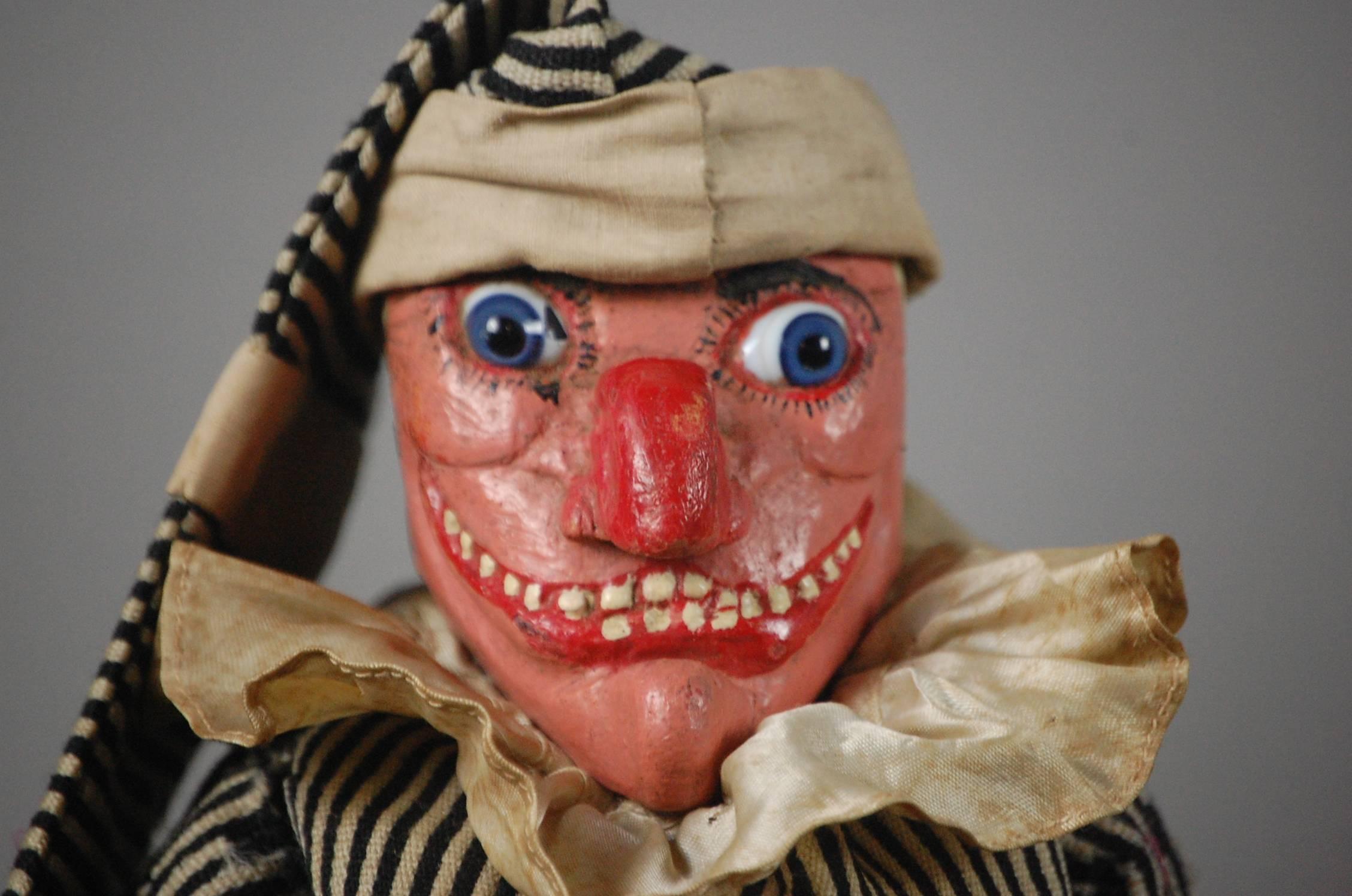 Late 19th century Mr Punch puppet, carved wood, original paint and original glass eyes. Fabulous paunch, England, circa 1880.