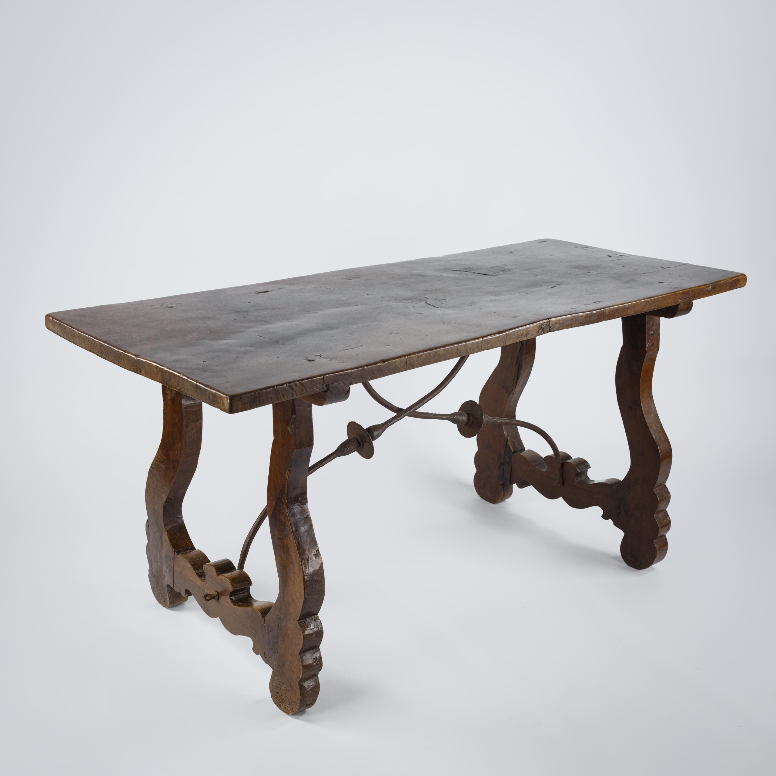 Table espagnole à une planche du début du 19e siècle Bon état - En vente à Pease pottage, West Sussex