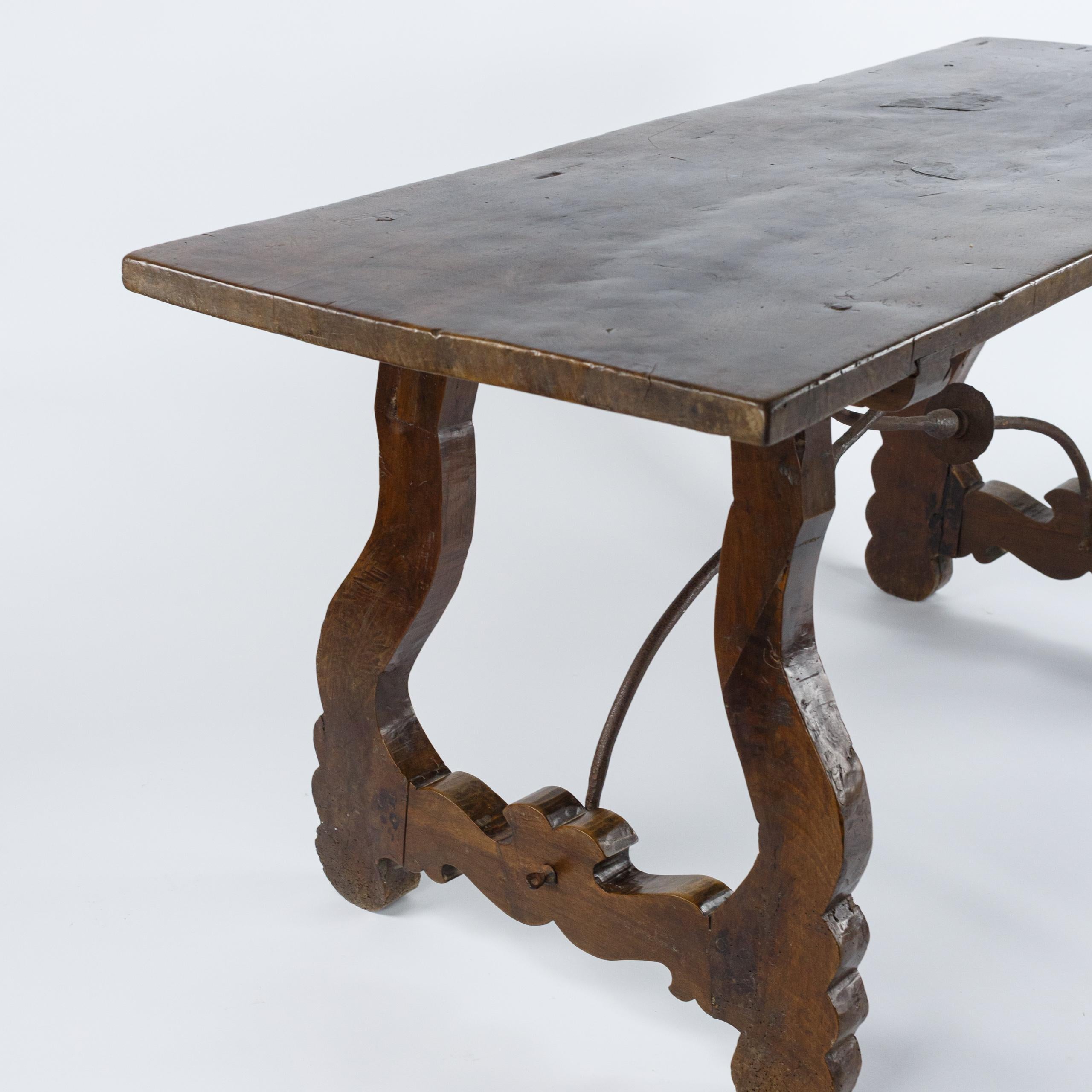 XIXe siècle Table espagnole à une planche du début du 19e siècle en vente