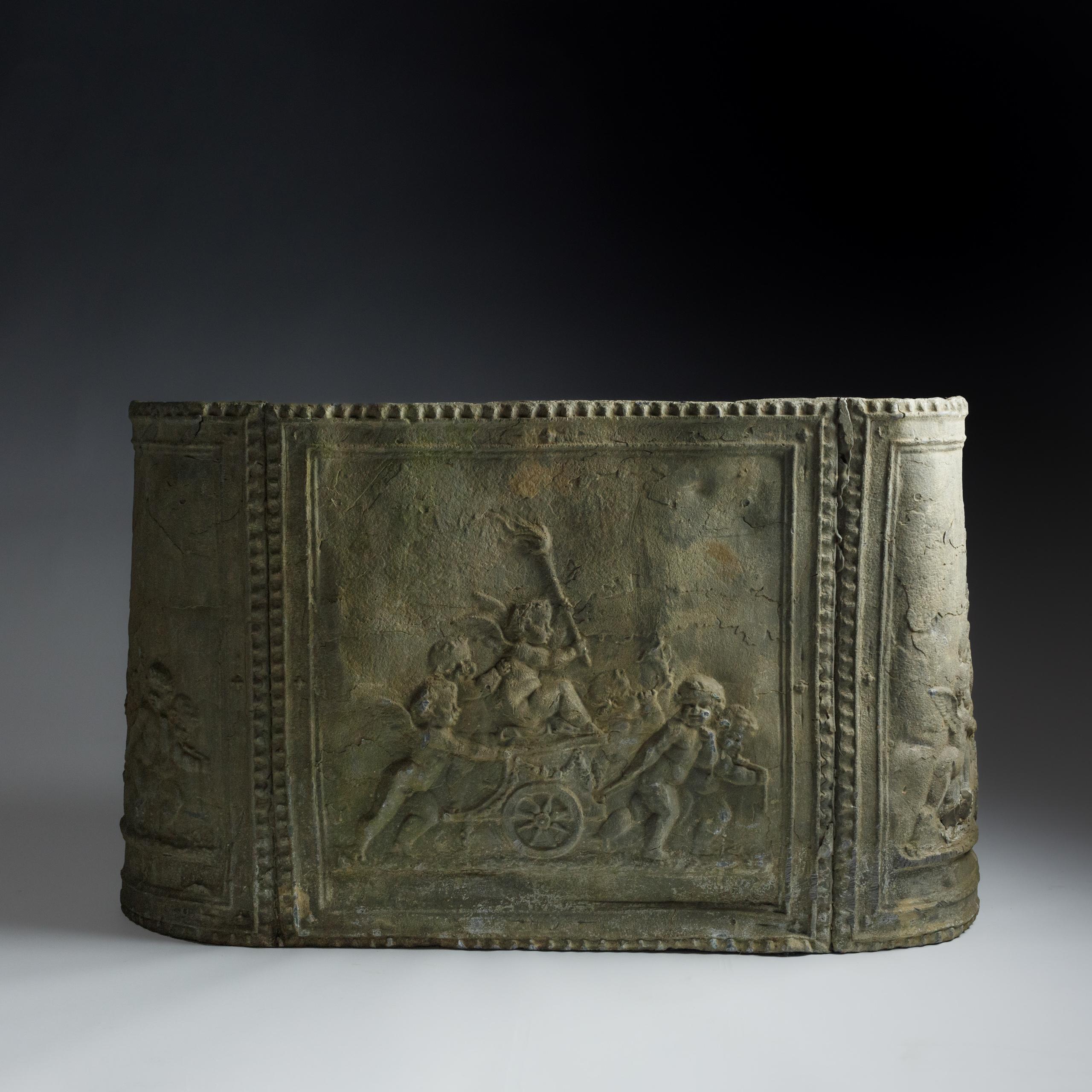 Cisterna inglesa de plomo del siglo XIX en Bastante bueno estado para la venta en Pease pottage, West Sussex