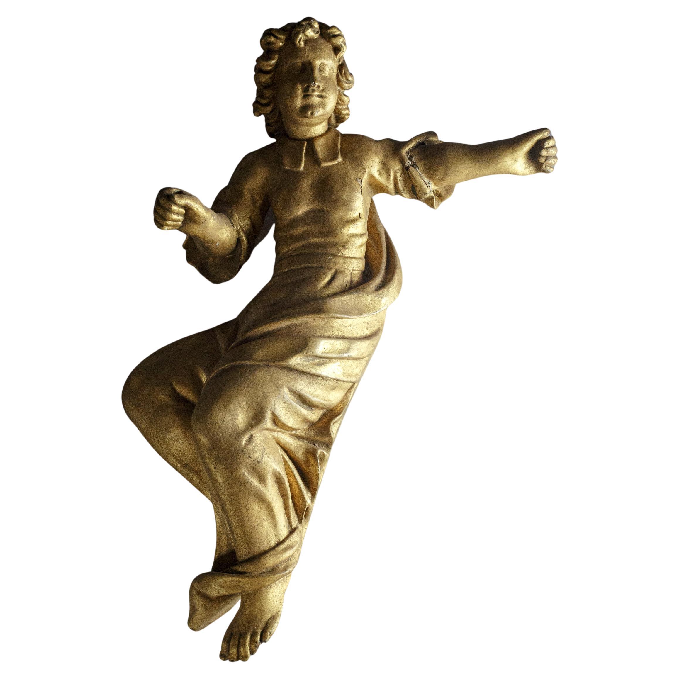 Grand ange en bois doré sculpté de style baroque de la fin du 18e ou du début du 19e siècle