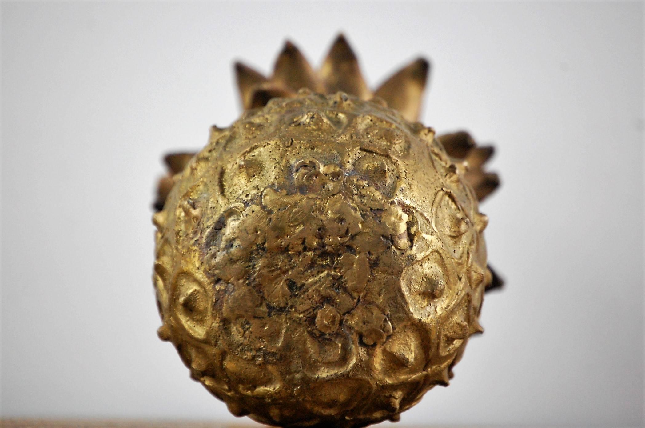 Mid-Century Modern Sculpture en bronze en forme d'ananas du milieu du 20e siècle