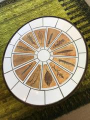 Paire de tables basses de Roger Capron