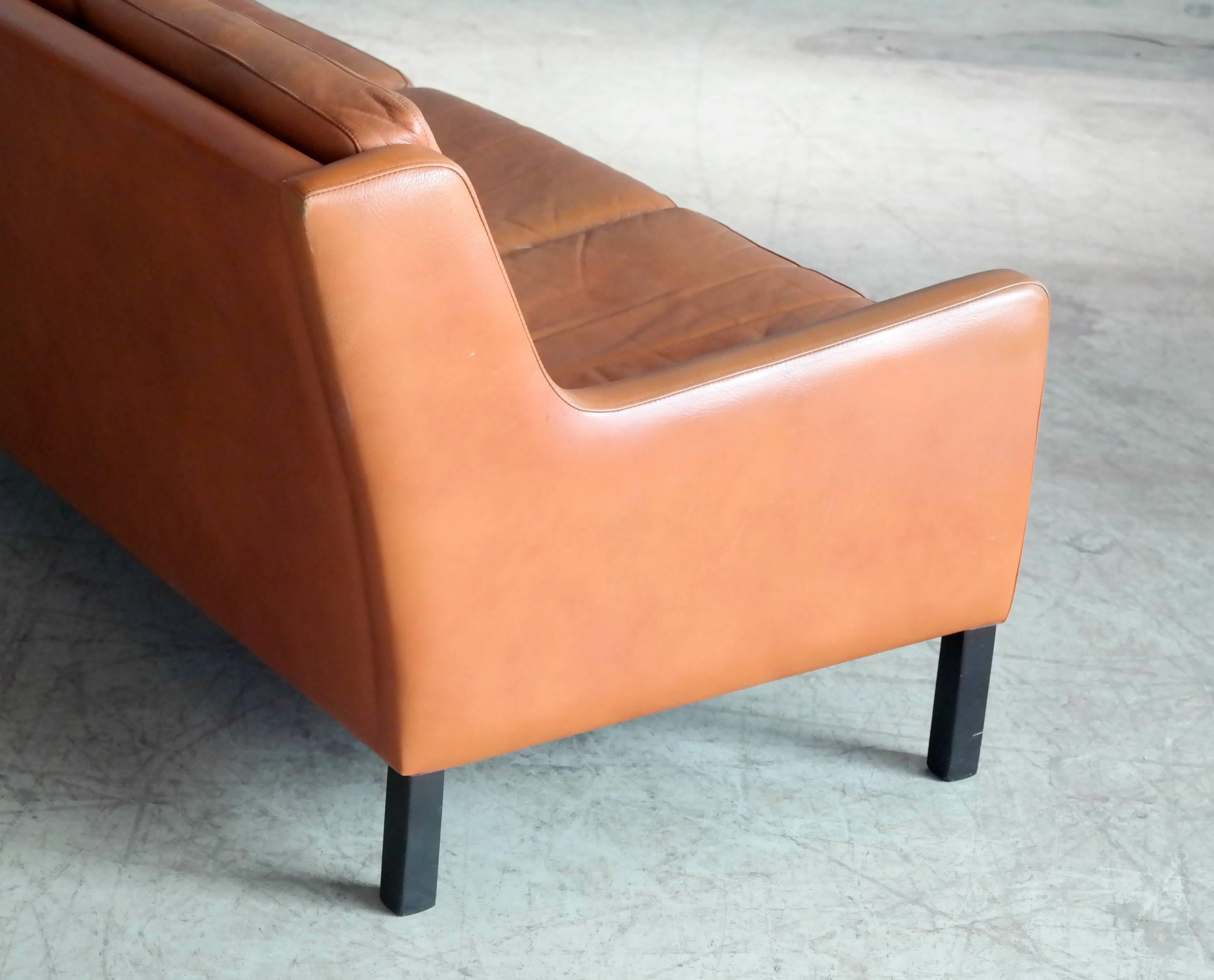 Børge Mogensen Style Three-Seat in Cognac Leather by Georg Thams, Denmark In Good Condition In Bridgeport, CT