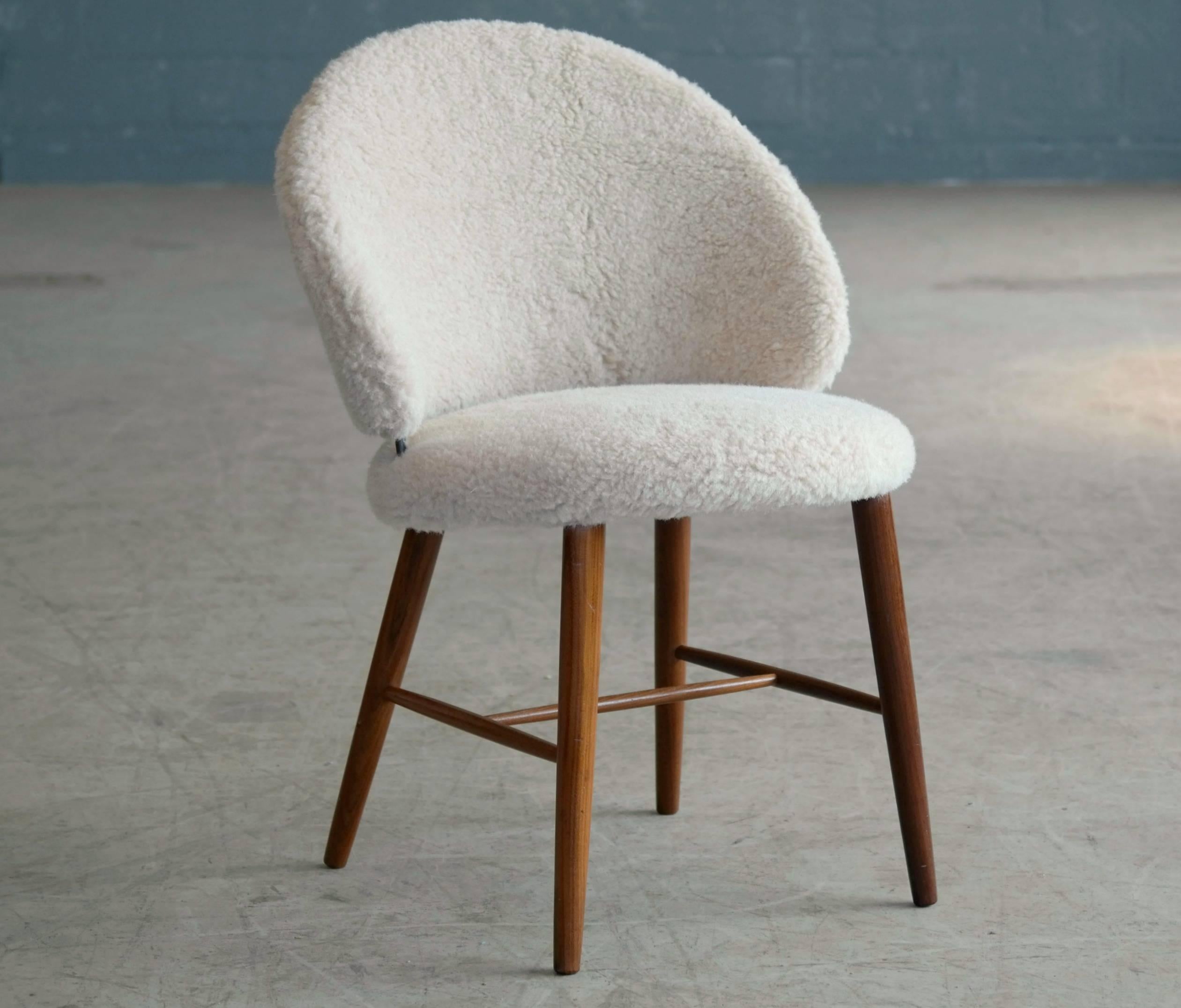 Mid-Century Modern Frode Holm Vanity or Dressing Chair in Teak and Lambswool, Denmark, 1950s