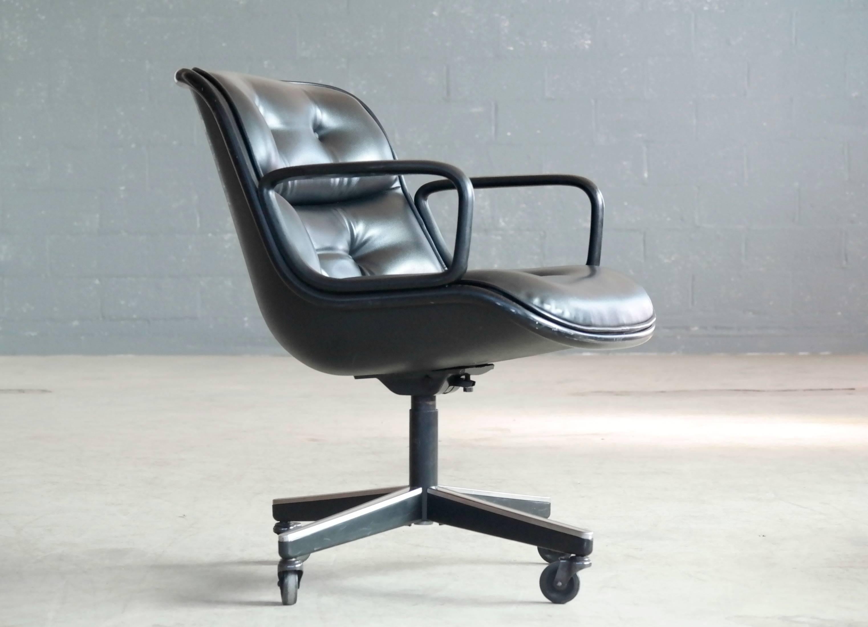Aluminum Pair of Charles Pollock Executive Chairs in Leather for Knoll International