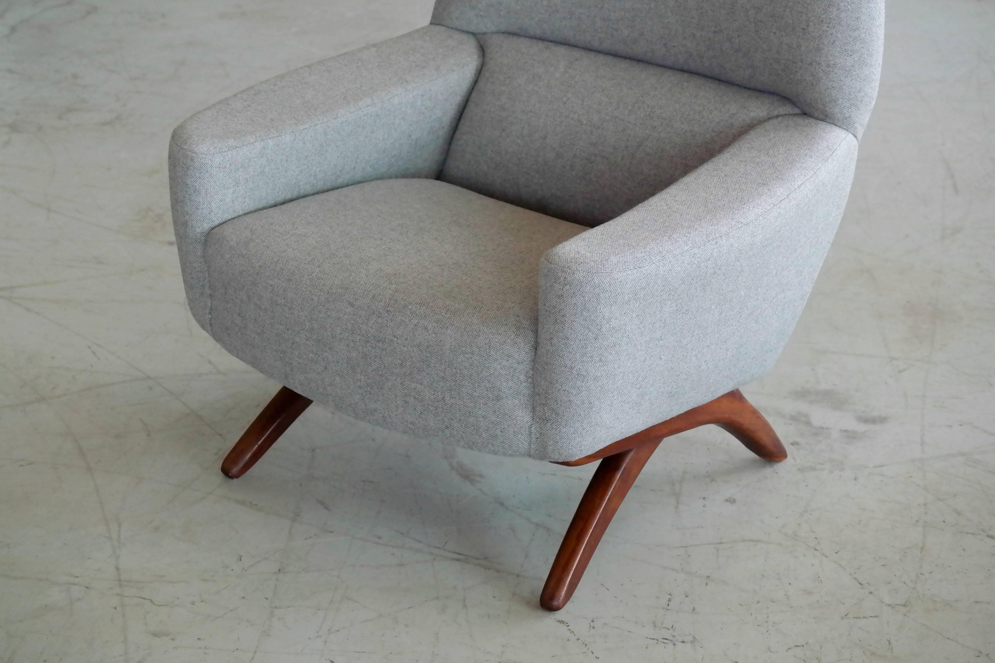 Danish Midcentury High Back Lounge Chair by Leif Hansen Style of Illum Wikkelsø In Good Condition In Bridgeport, CT