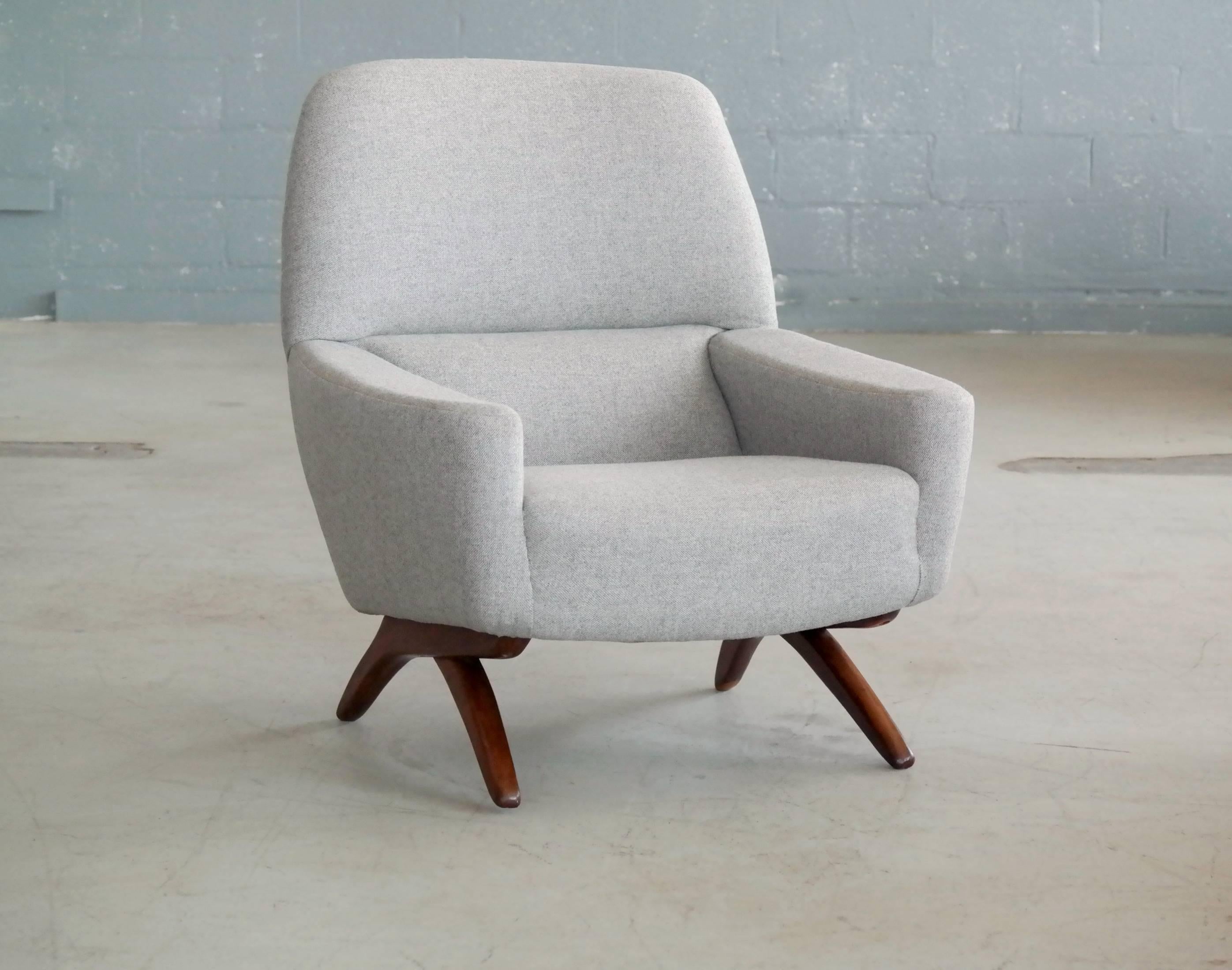 Danish Midcentury High Back Lounge Chair by Leif Hansen Style of Illum Wikkelsø 3