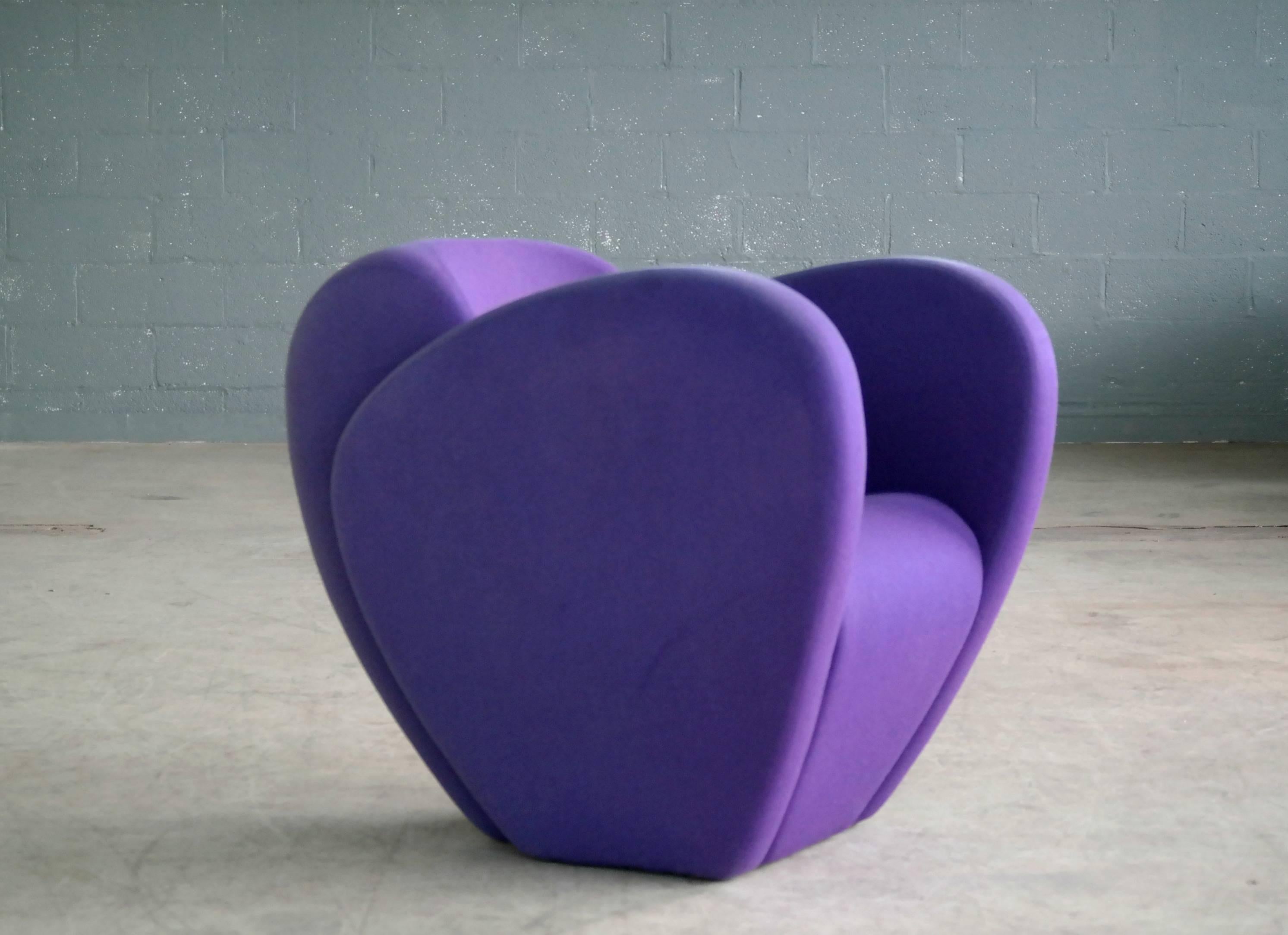 Ron Arad Lounge Chair Model in Purple Wool for Moroso, Italy In Good Condition In Bridgeport, CT
