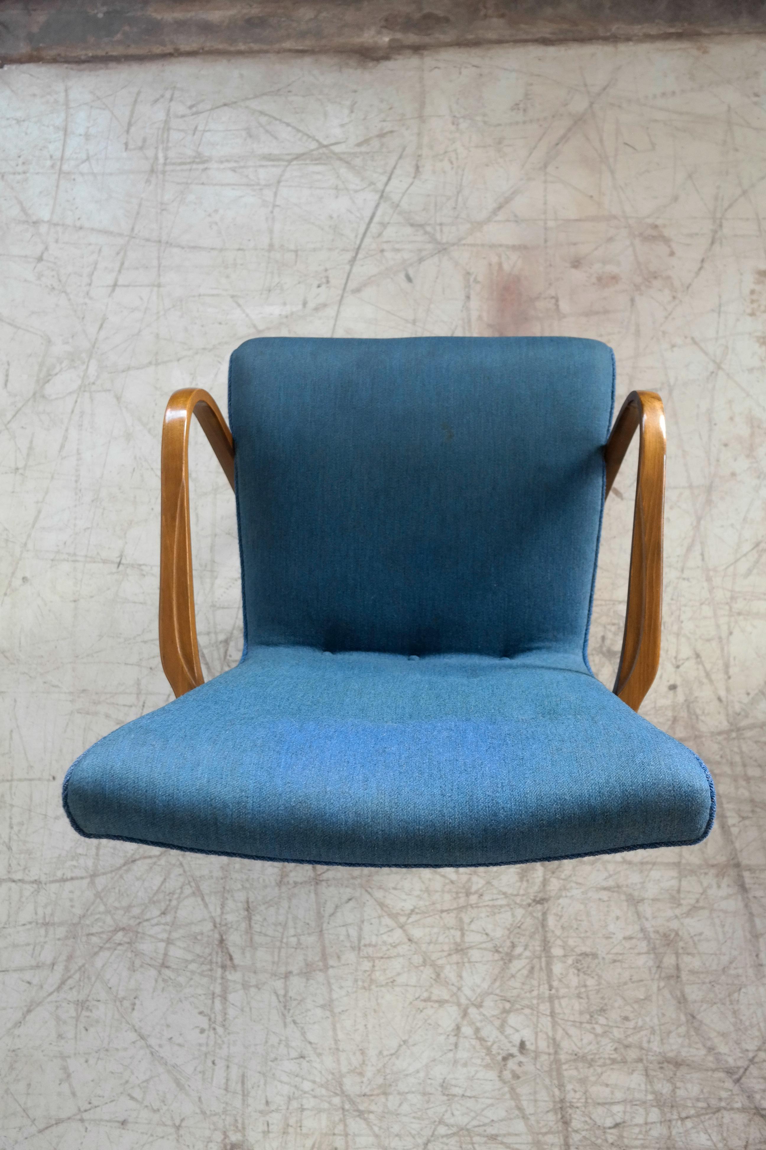 Danish Sculptural Lounge Chair with Curved Wooden Armrests, 1950s 2