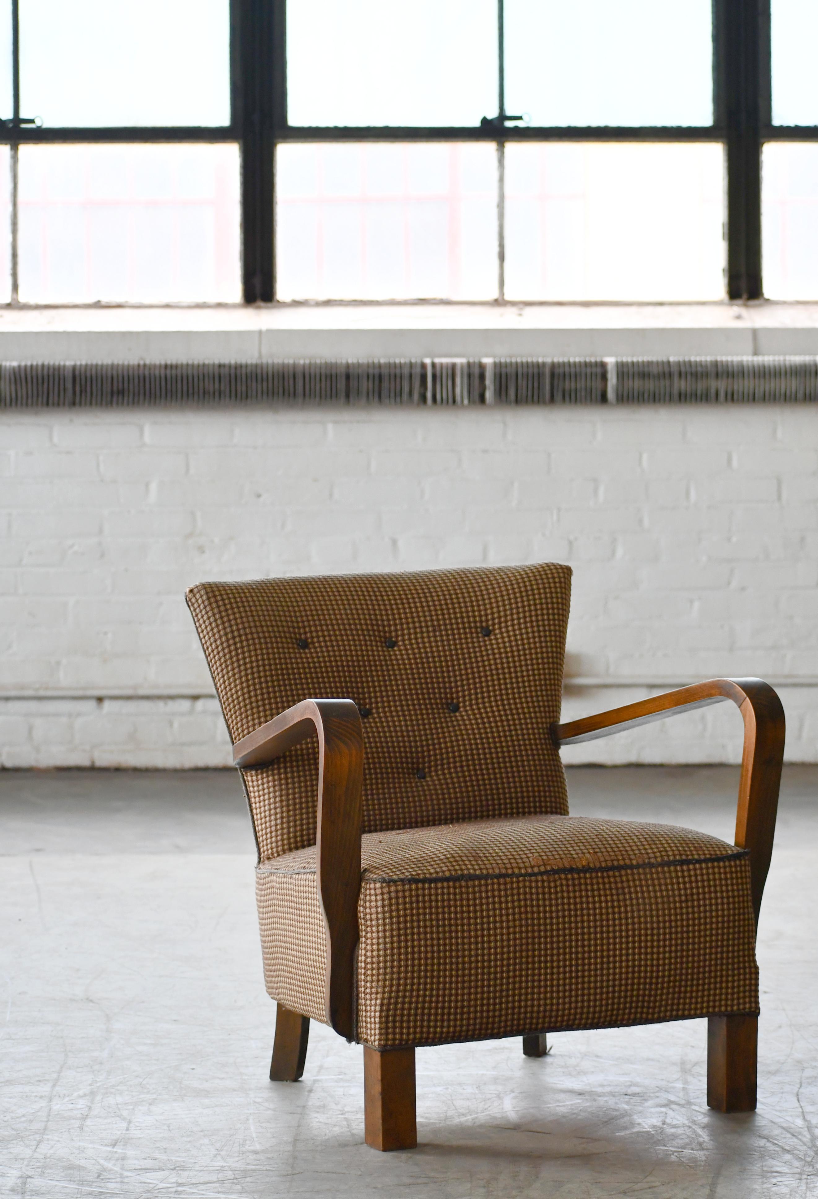 Mid-20th Century Pair of Danish Early Midcentury or Art Deco Low Lounge Chairs in Mahogany, 1940s