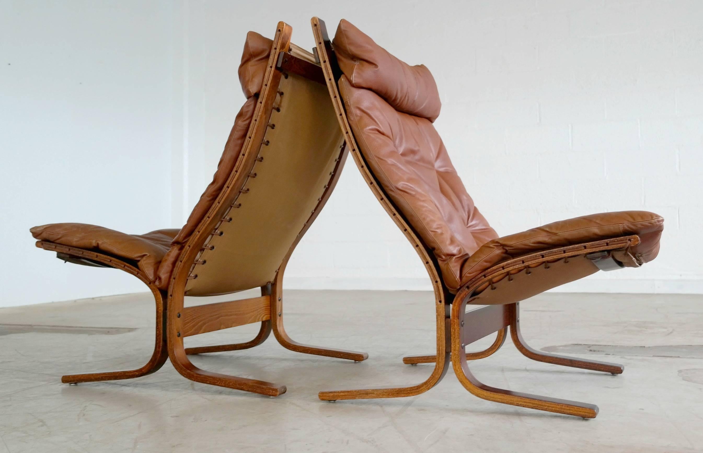Mid-20th Century Pair of Leather Easy Chairs Model 