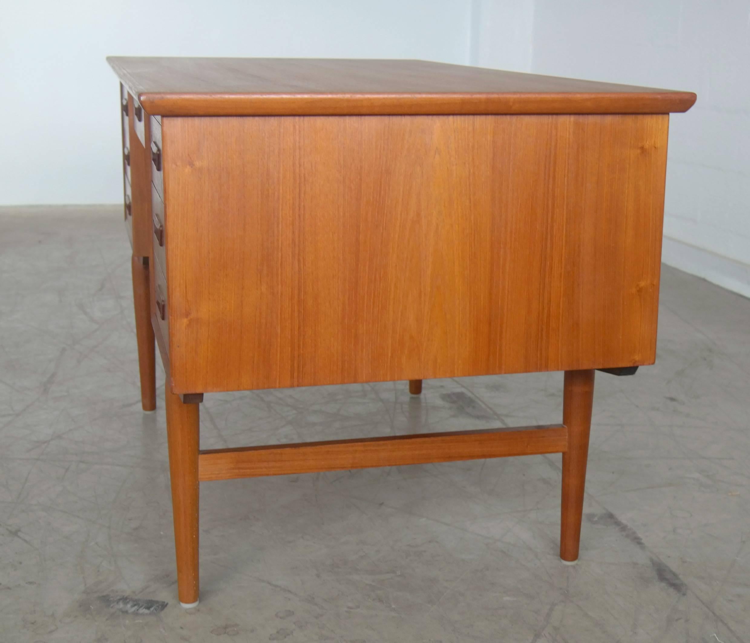 Mid-20th Century Danish Mid-Century Modern Teak Desk in the Style of Kai Kristiansen
