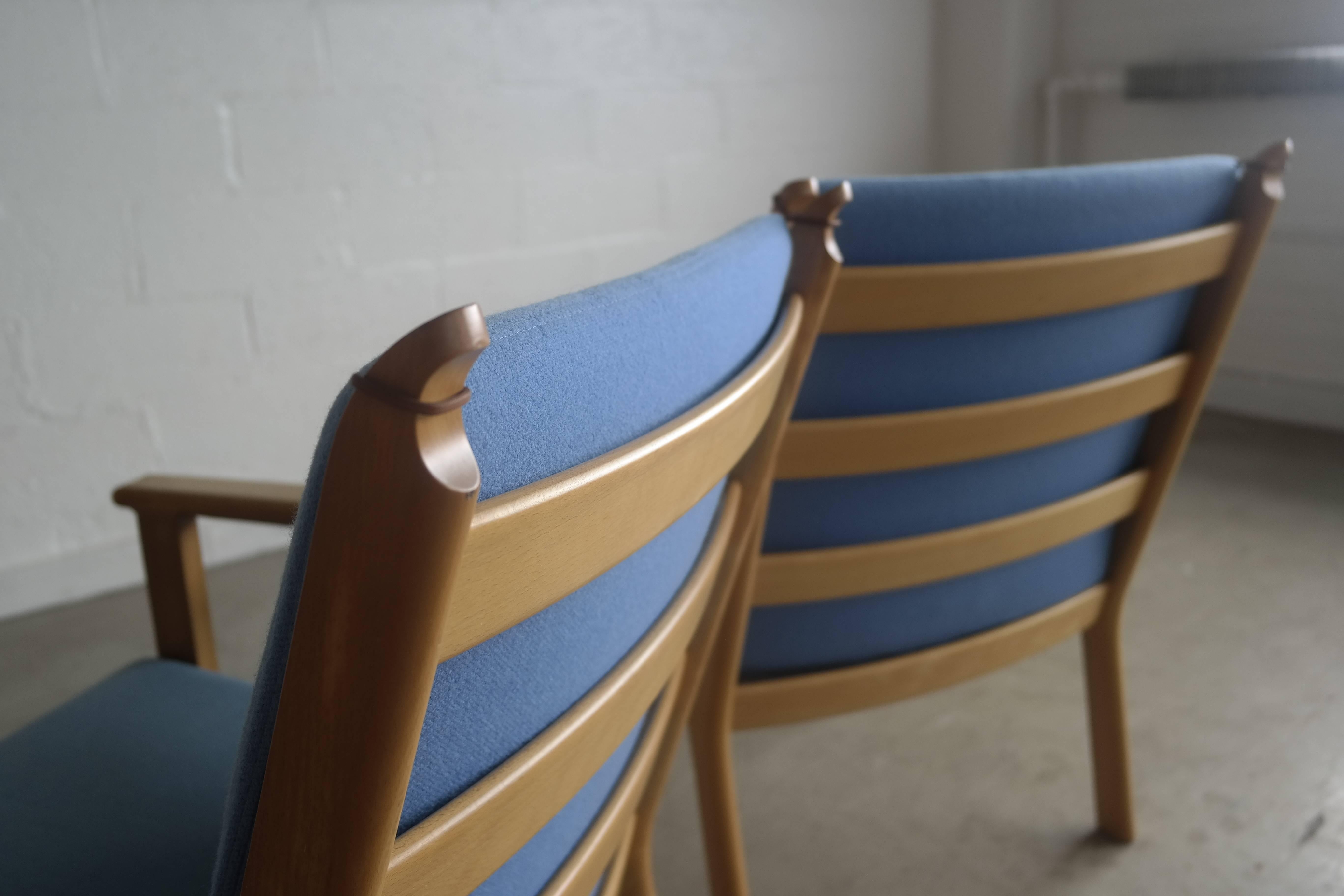 Vintage Hans Wegner GE 284 Easy Chairs for GETAMA In Excellent Condition In Bridgeport, CT