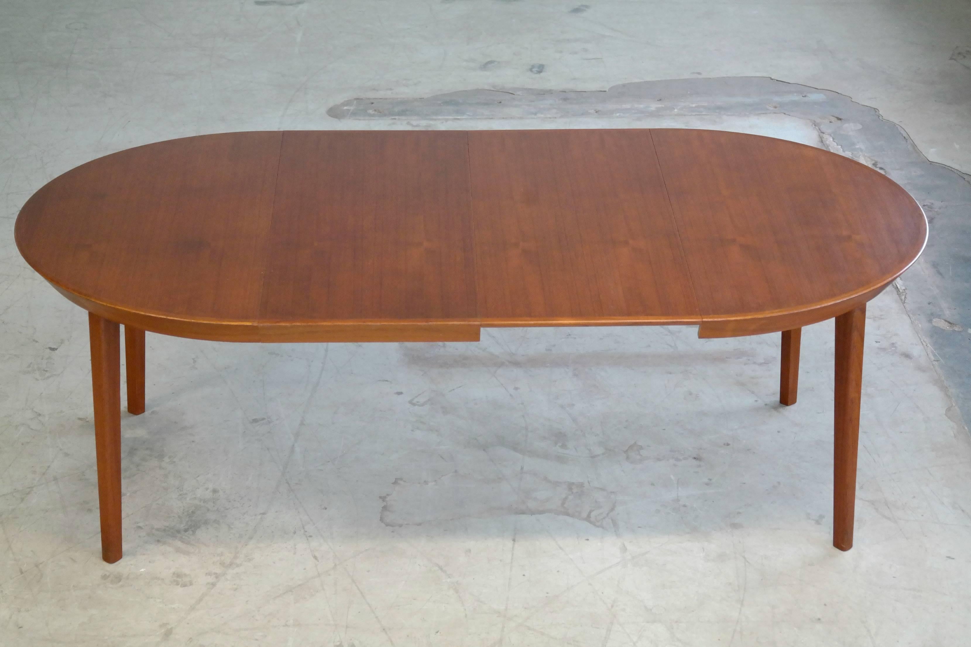 Mid-20th Century Round Mid Century Dining Table in Teak by Ole Hald for Gudme Møbelfabrik