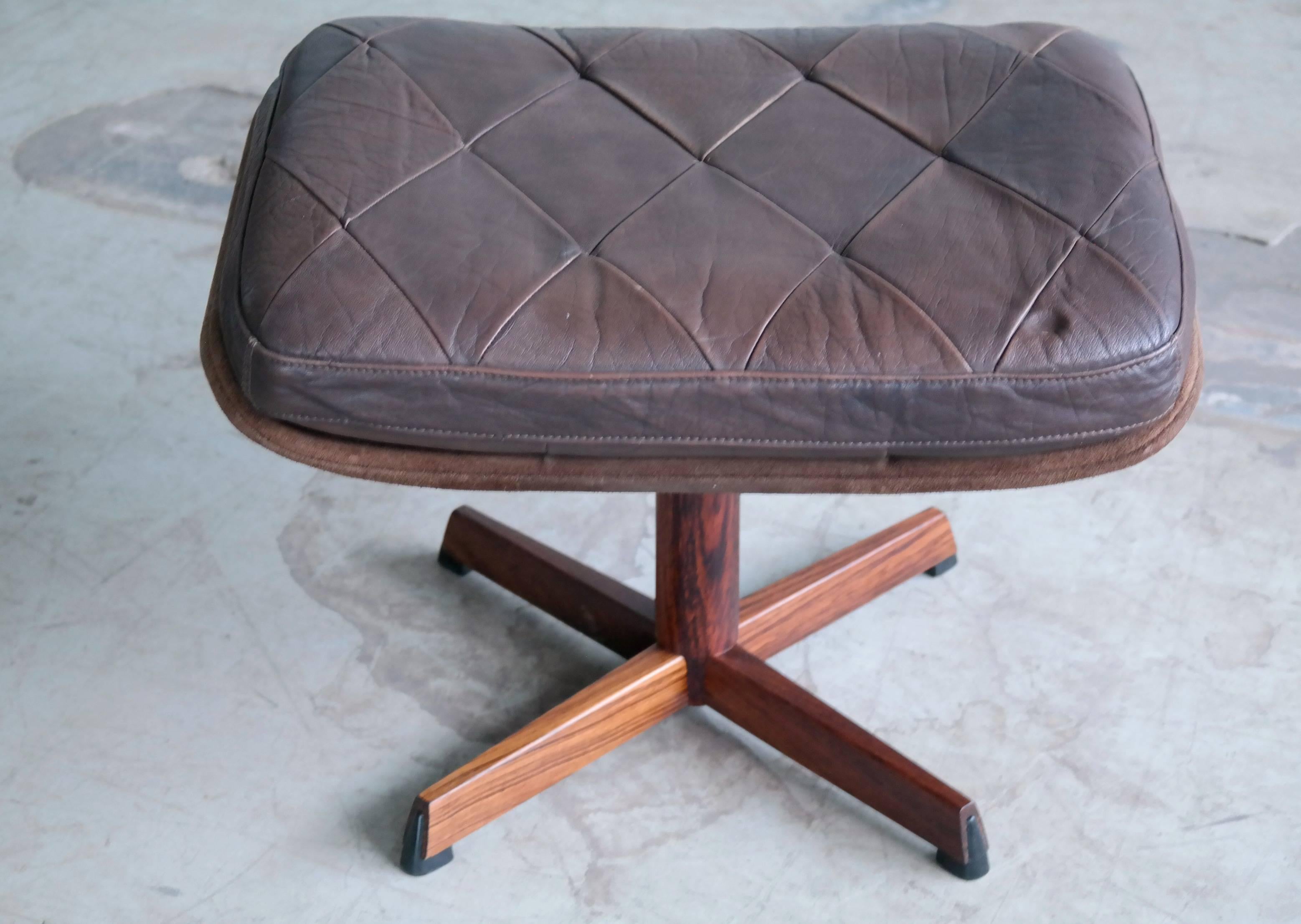 Madsen & Schubel Model MS68 Leather on Suede Swivel Lounge Chairs with Ottoman In Excellent Condition In Bridgeport, CT