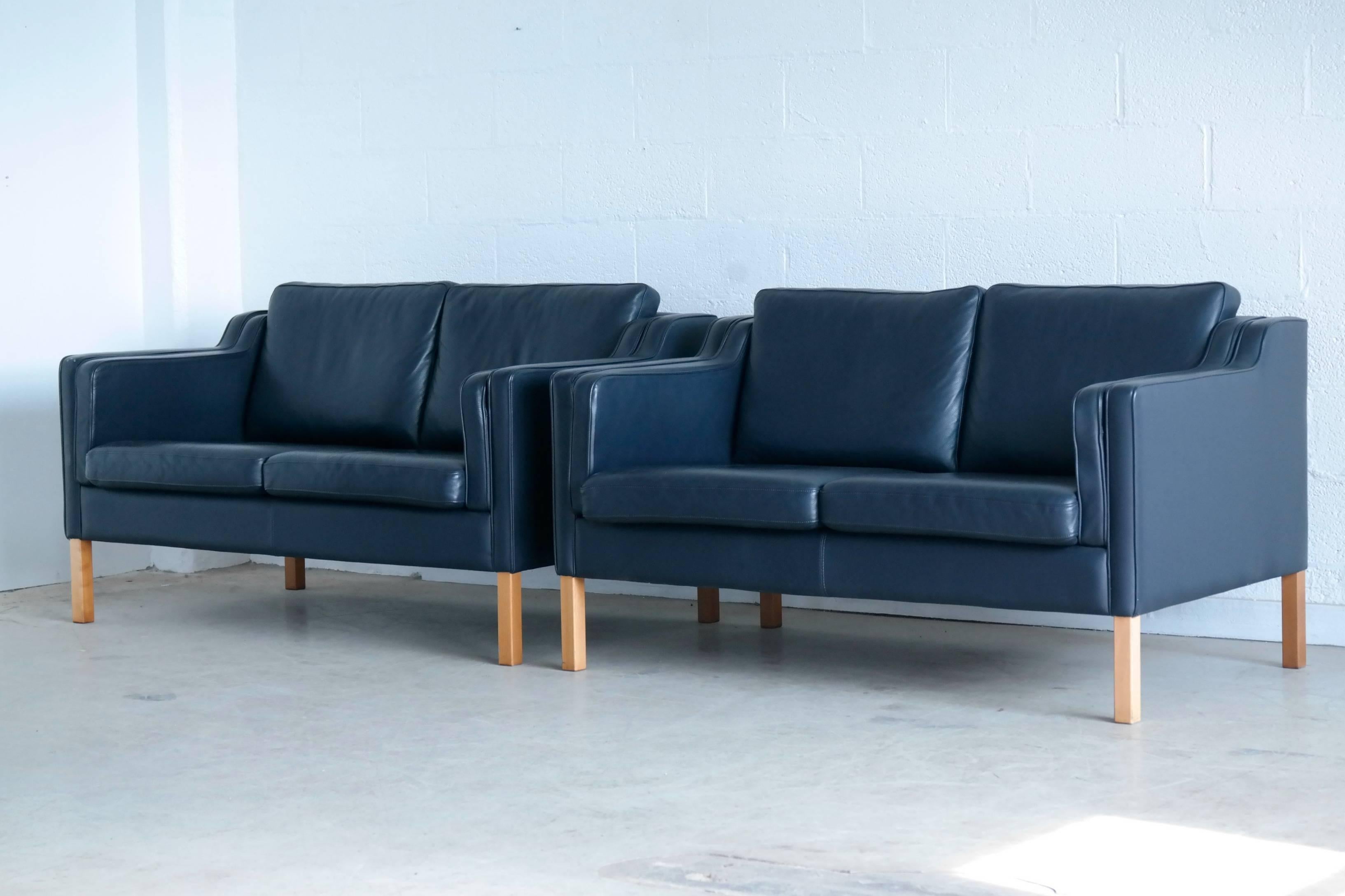 Mid-Century Modern Borge Mogensen Model 2212Style 2Seater Sofa Set Dark Sapphire Leather by St