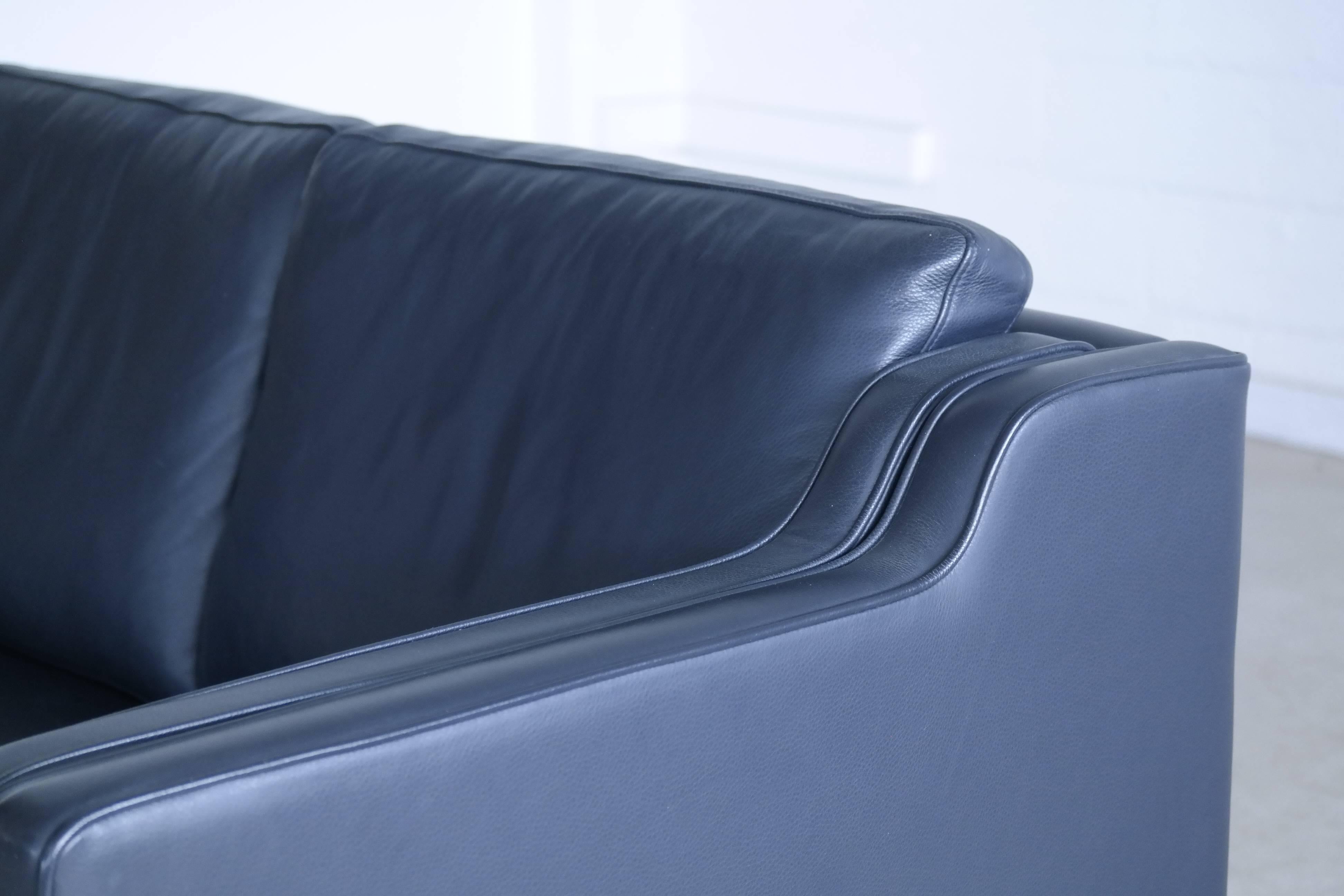 Danish Børge Mogensen Model 2212 Style Two-Seat Sofa in Dark Sapphire Leather by Stouby