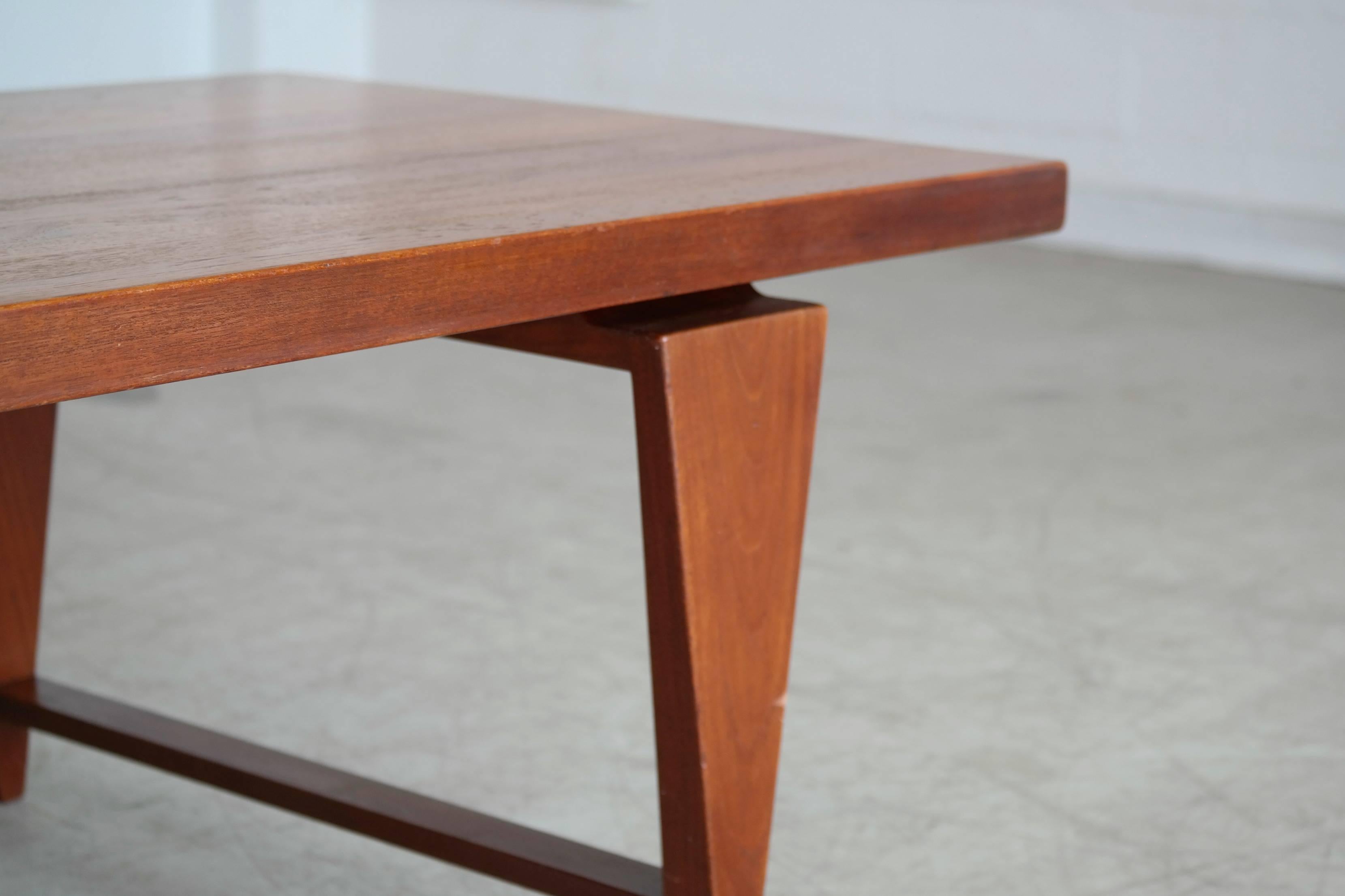 Illum Wikkelsø Danish Mid-Century Coffee Table in Solid Teak In Good Condition In Bridgeport, CT
