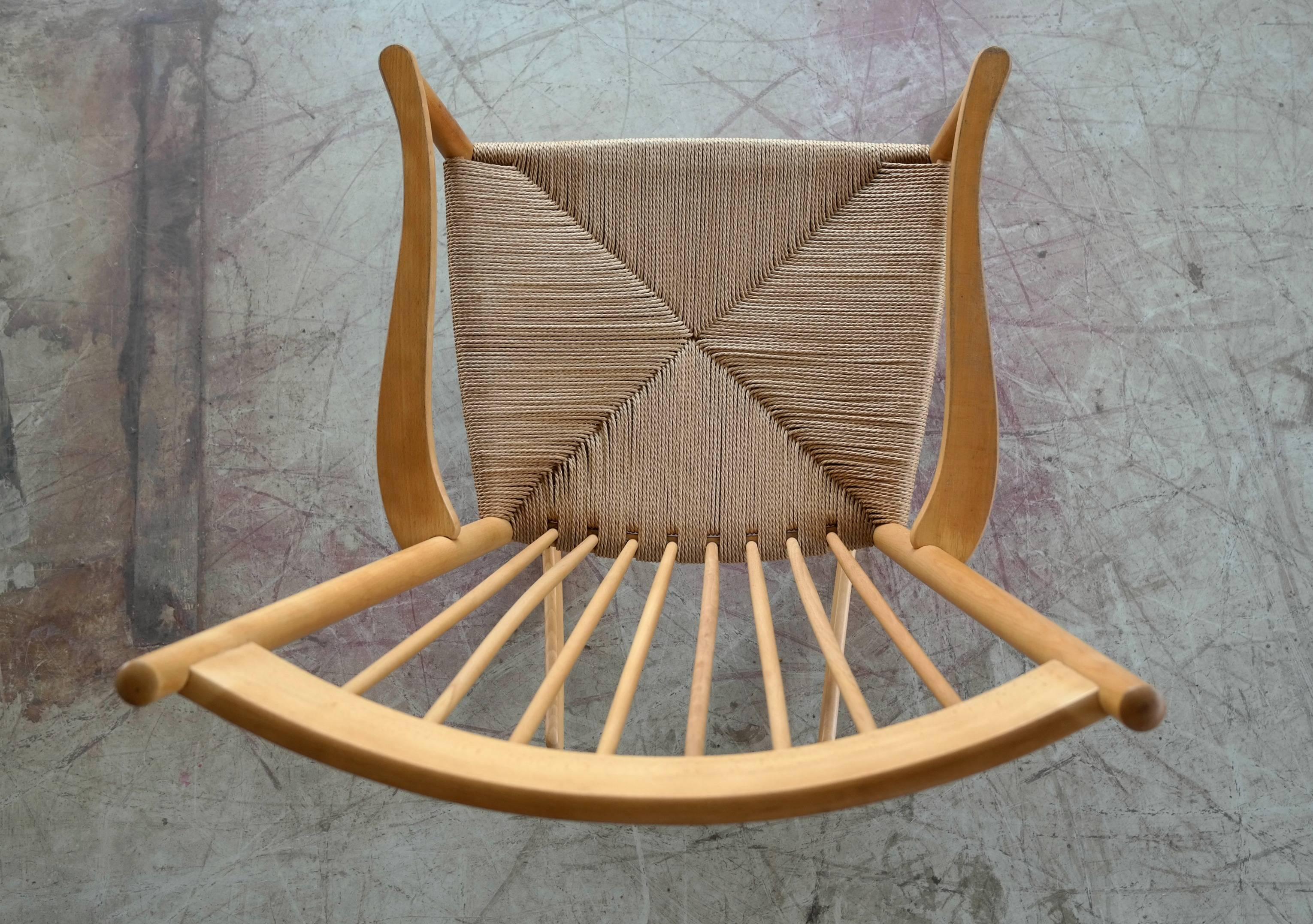 Mid-Century Modern Hans Wegner Rocking Chair in Beech and Papercord Made for FDB, Denmark, 1950s