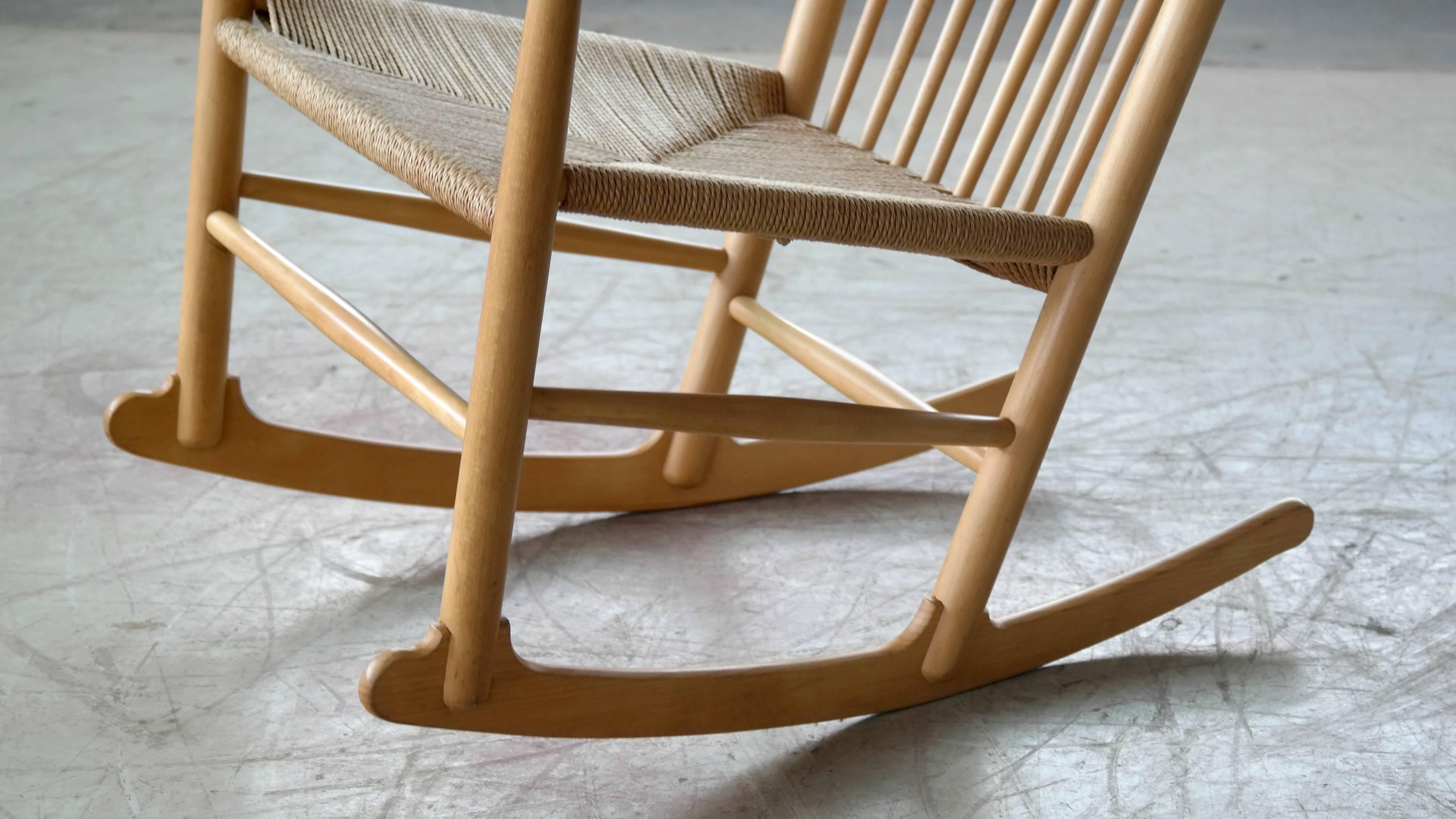 Hans Wegner Rocking Chair in Beech and Papercord Made for FDB, Denmark, 1950s In Excellent Condition In Bridgeport, CT