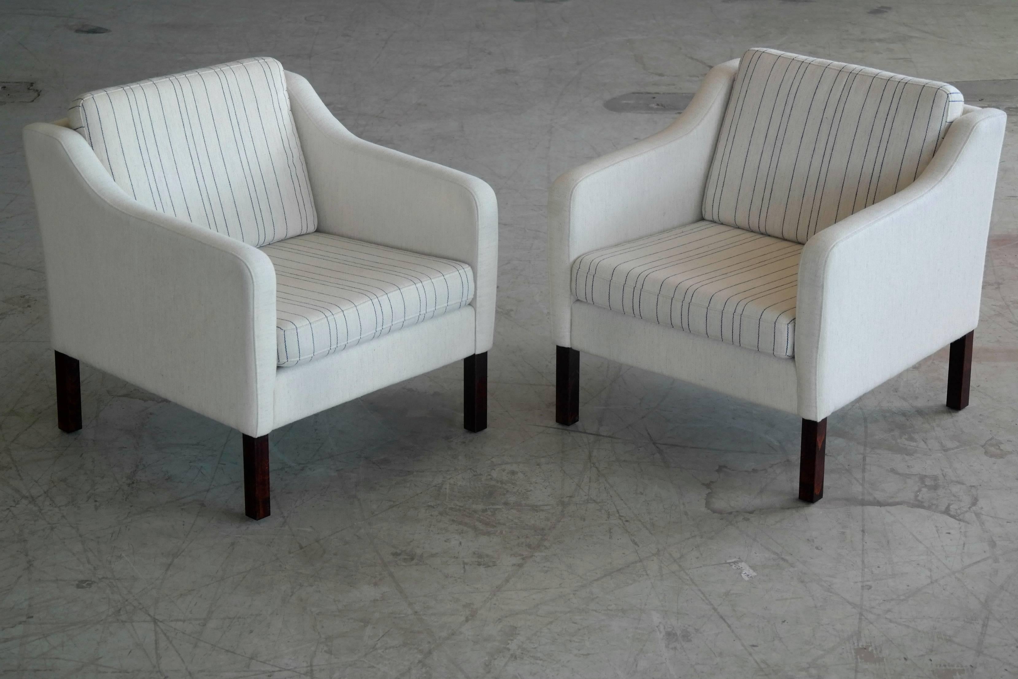 Mid-Century Modern Borge Mogensen Style Lounge Chairs Model 2421 in White Wool by Mogens Hansen