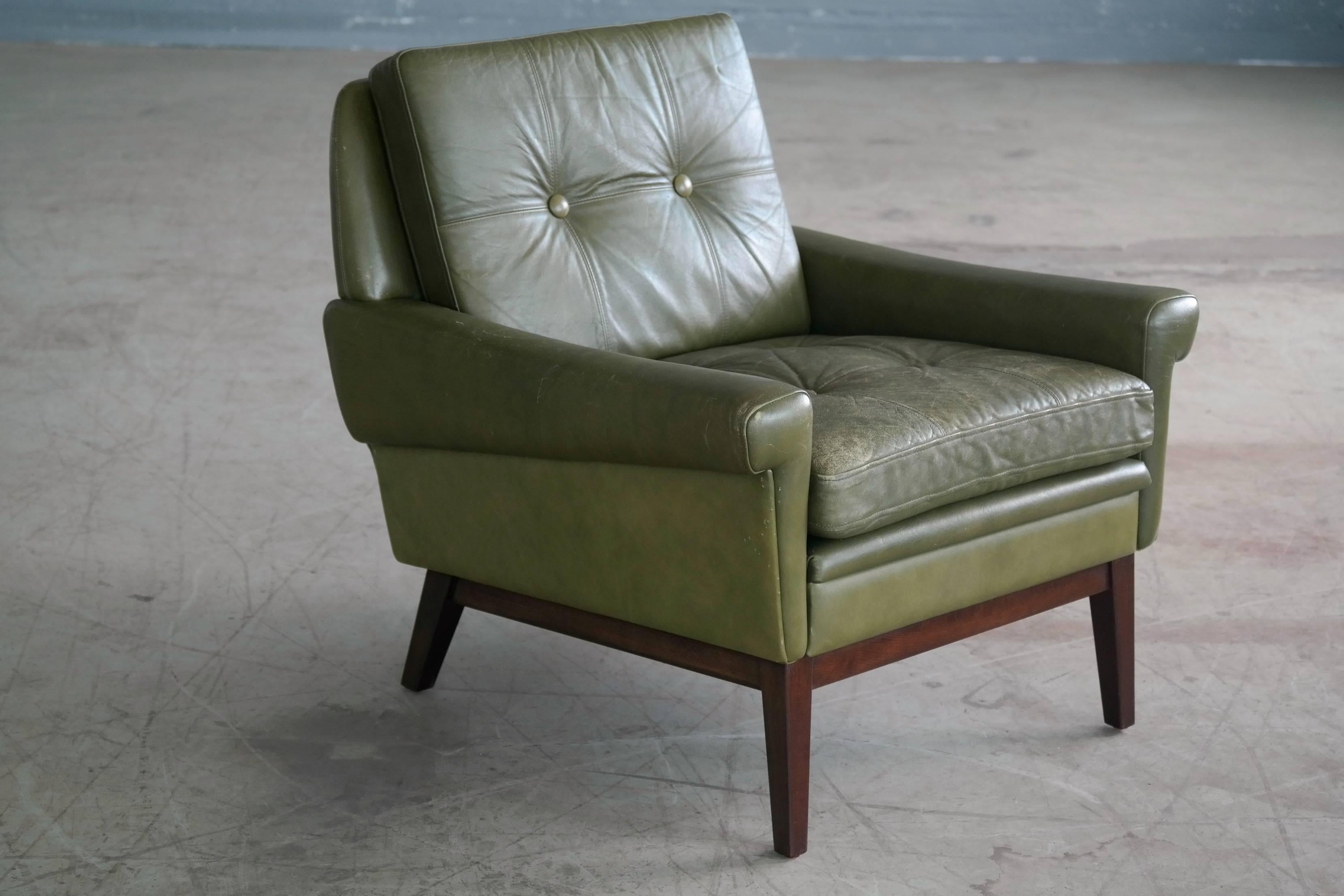 Mid-Century Modern Svend Skipper Pair of Lounge Chairs in Green Leather