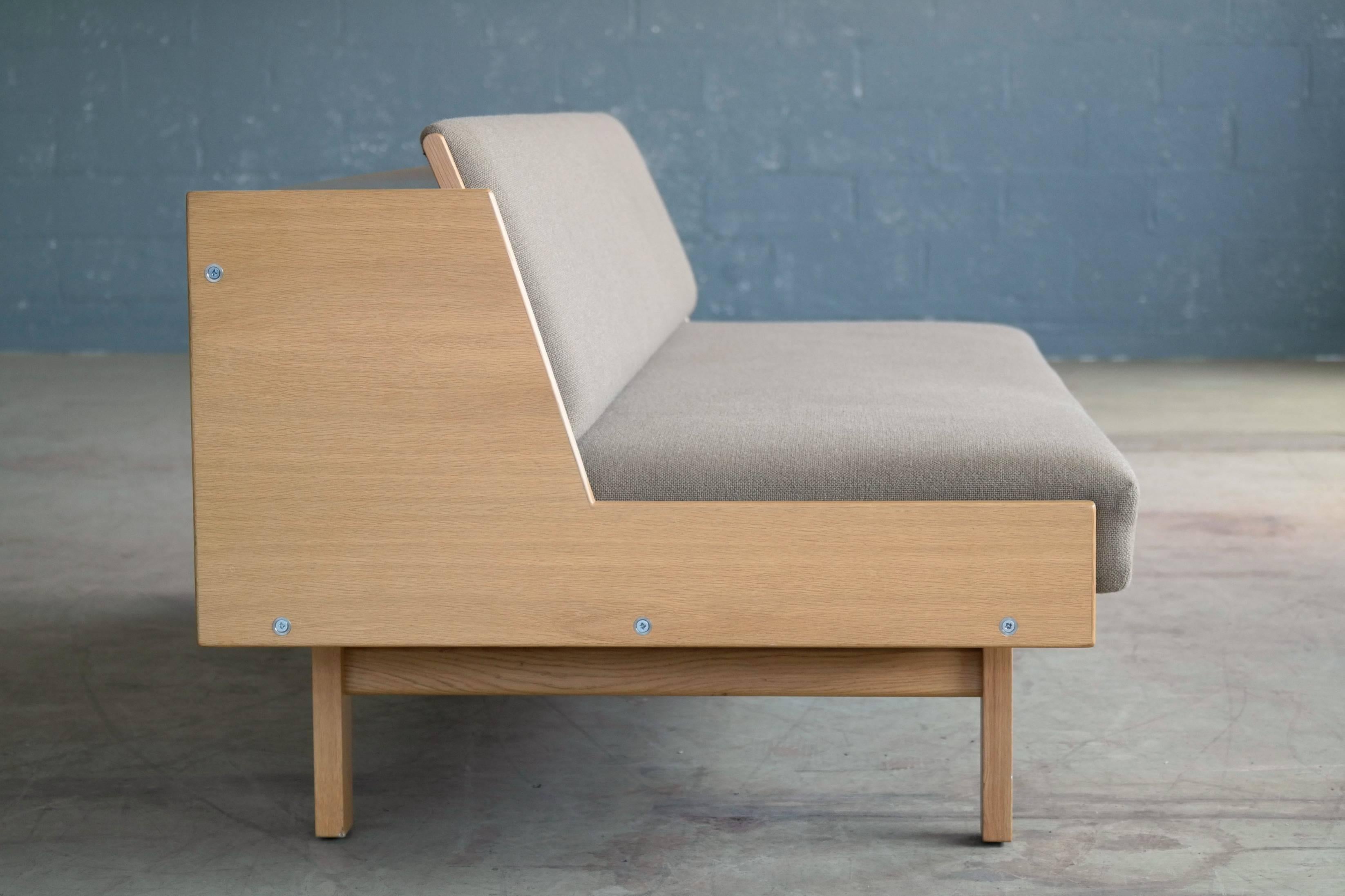 Mid-Century Modern Hans Wegner Sofa or Daybed Model 258 in Oak for GETAMA
