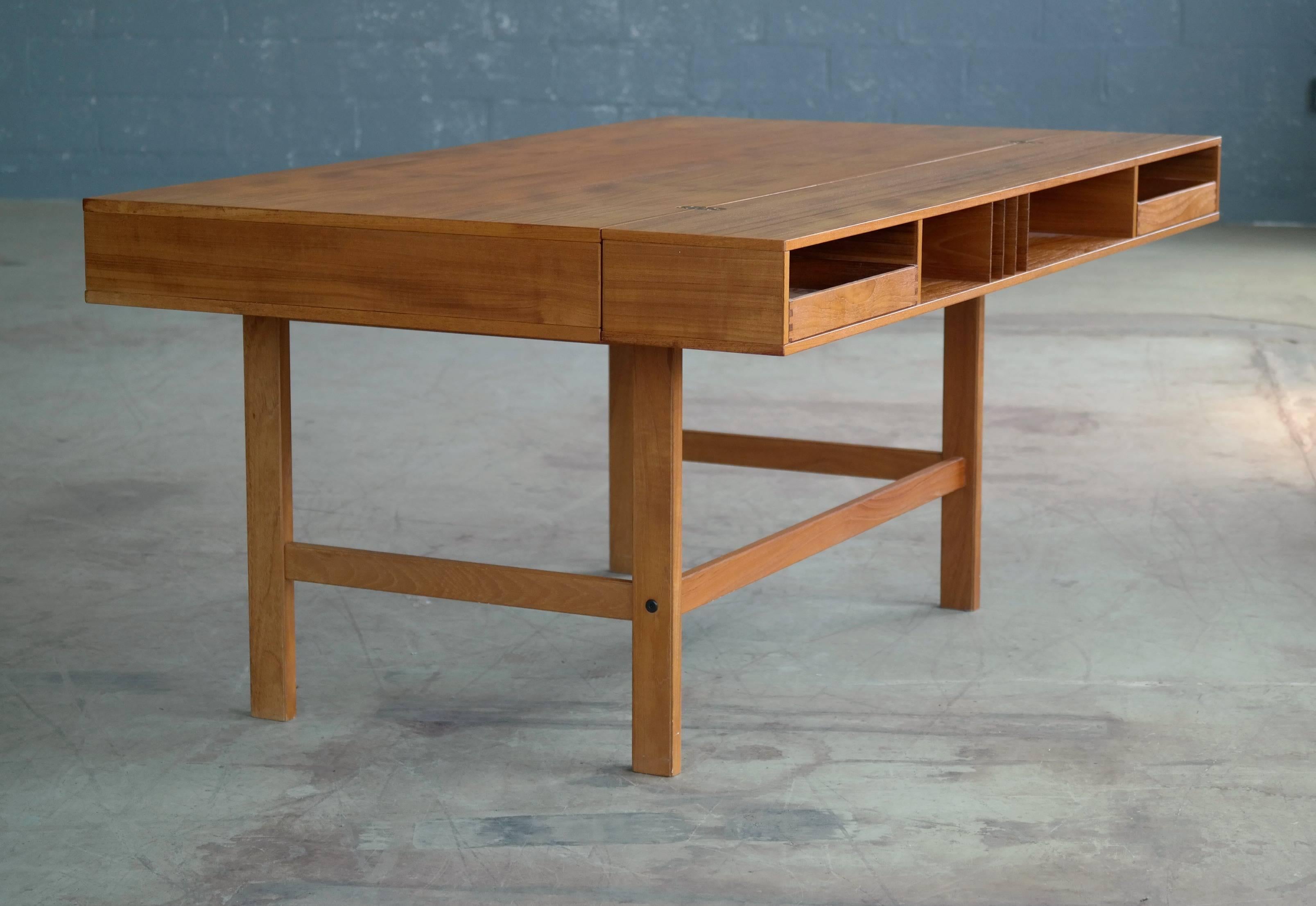 Peter Løvig Nielsen / Jens Quistgaard Flip-Top Desk in Teak for Løvig Dansk 3