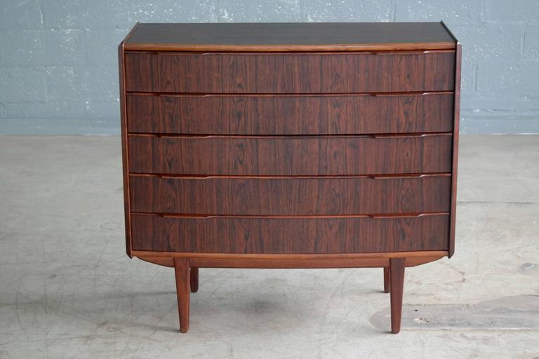 Vintage Danish Mid Century Rosewood Five Drawer Dresser Im Angebot