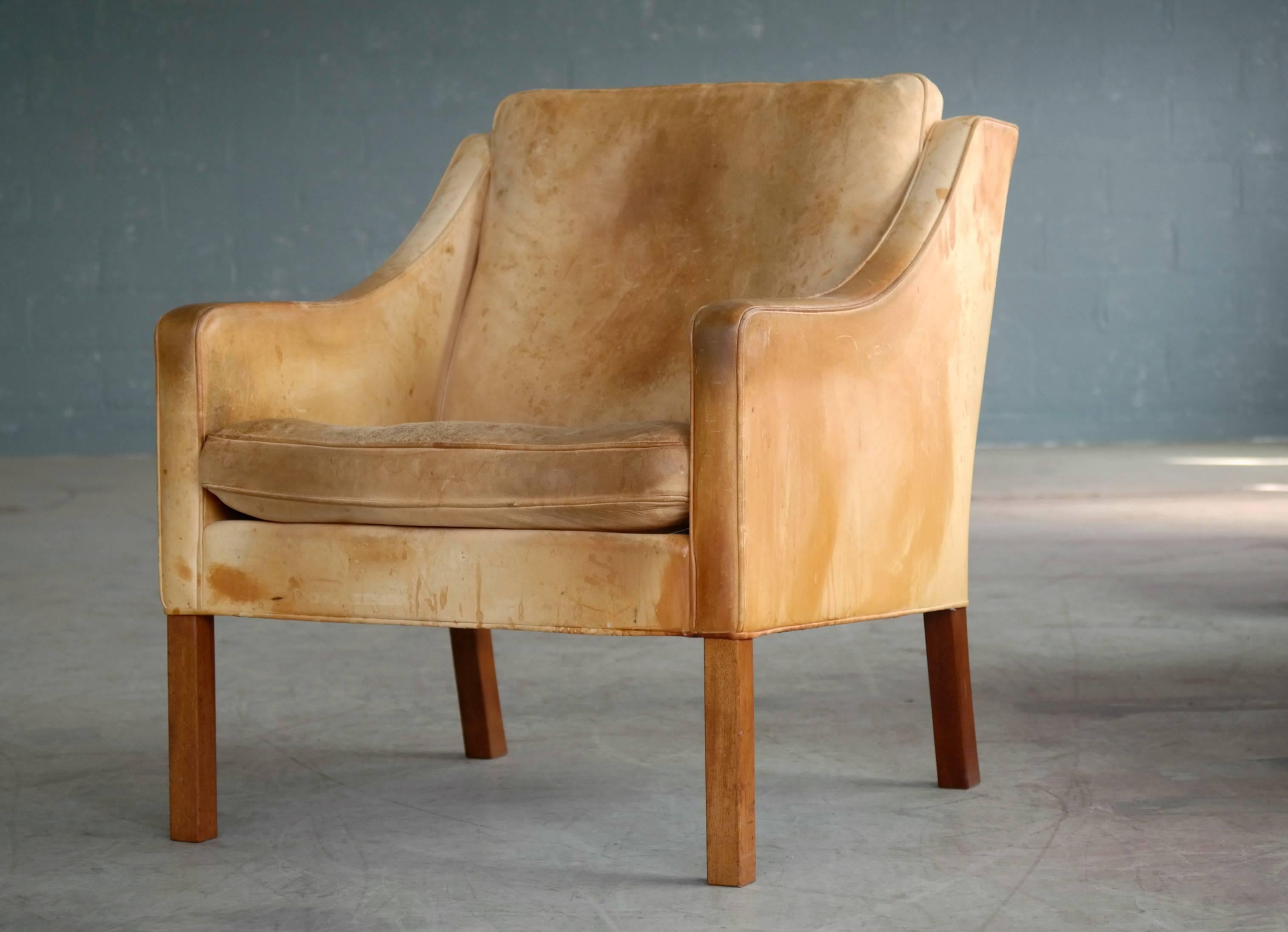 Mid-20th Century Børge Mogensen Model 2207 Lounge Chair in Butterscotch Leather for Fredericia