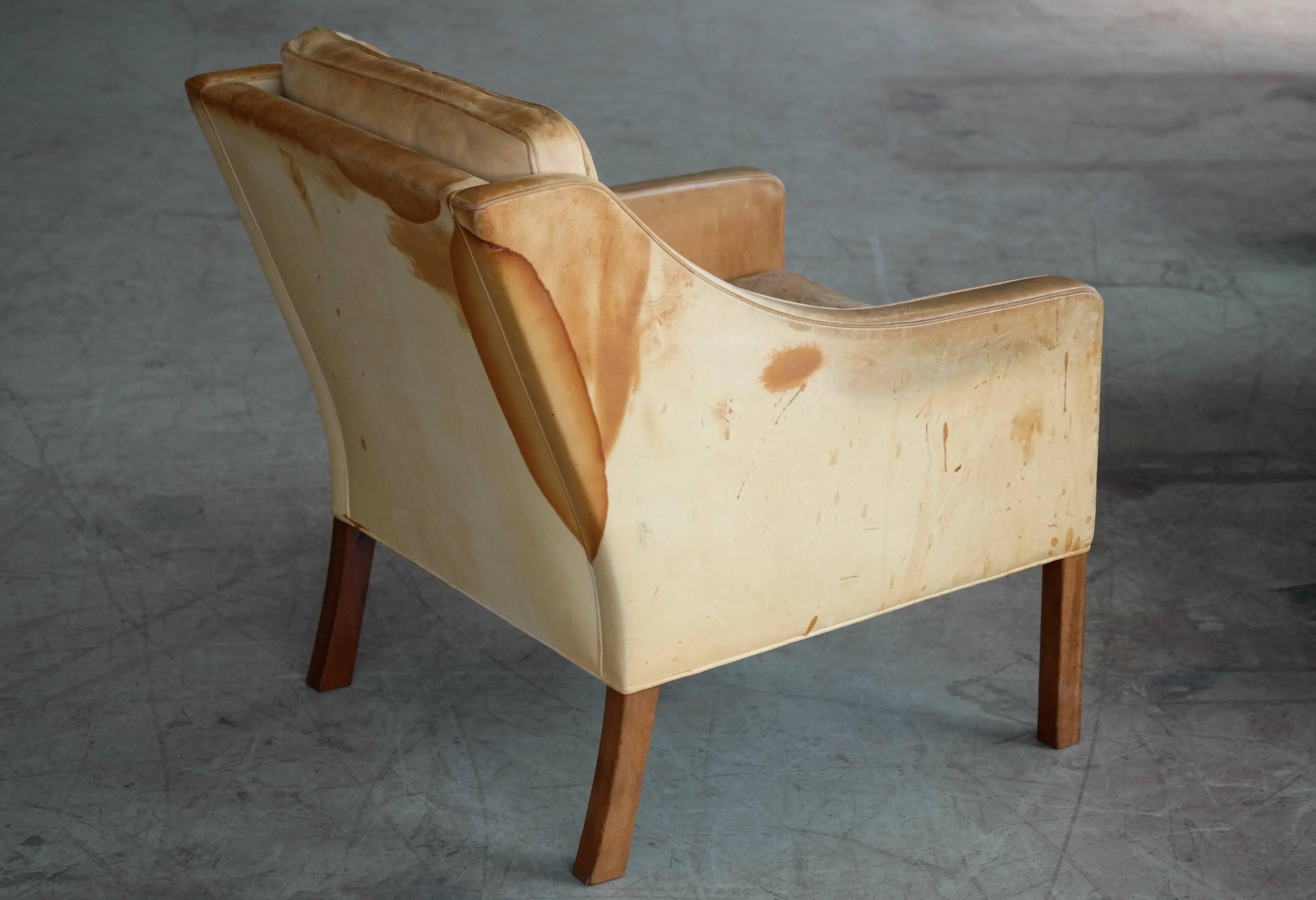Børge Mogensen Model 2207 Lounge Chair in Butterscotch Leather for Fredericia In Good Condition In Bridgeport, CT
