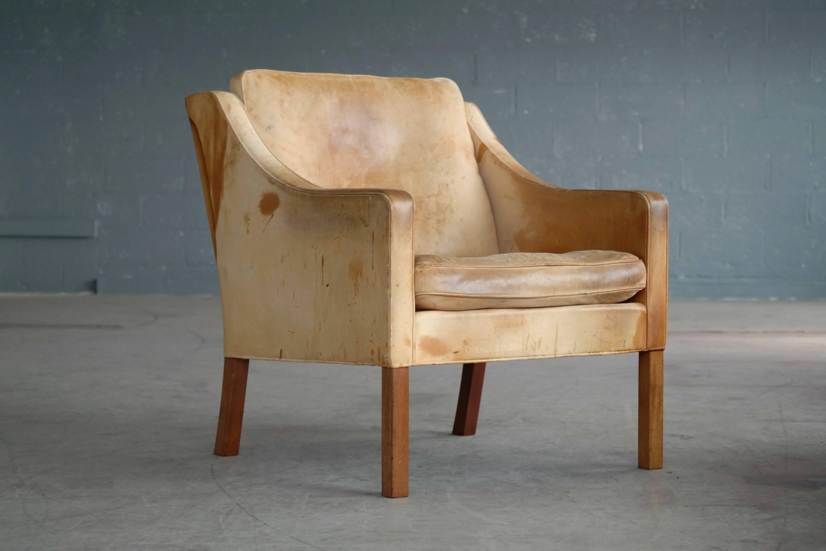 Mid-Century Modern Børge Mogensen Model 2207 Lounge Chair in Butterscotch Leather for Fredericia