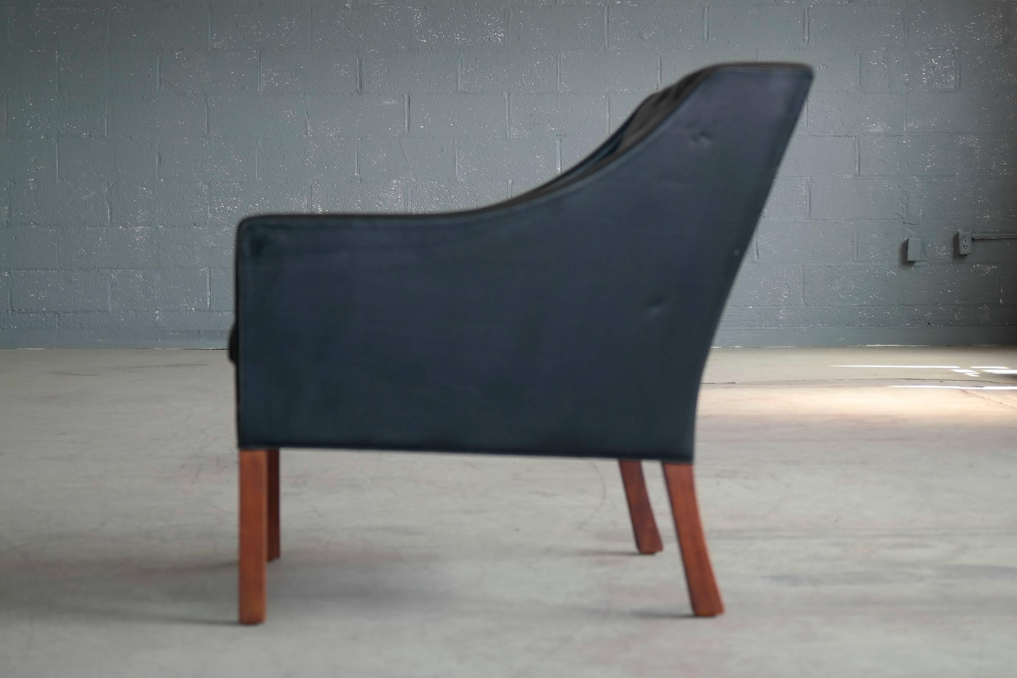 Borge Mogensen Model 2207 Lounge Chair in Black Leather and Teak for Fredericia 1