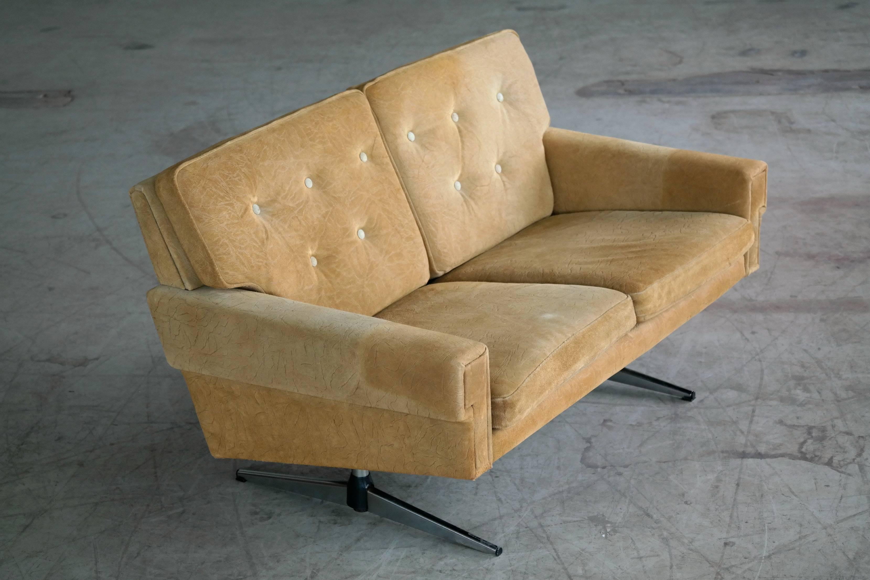 Mid-Century Modern Svend Skipper Attributed Airport-Style Two-Seat Sofa or Settee in Suede