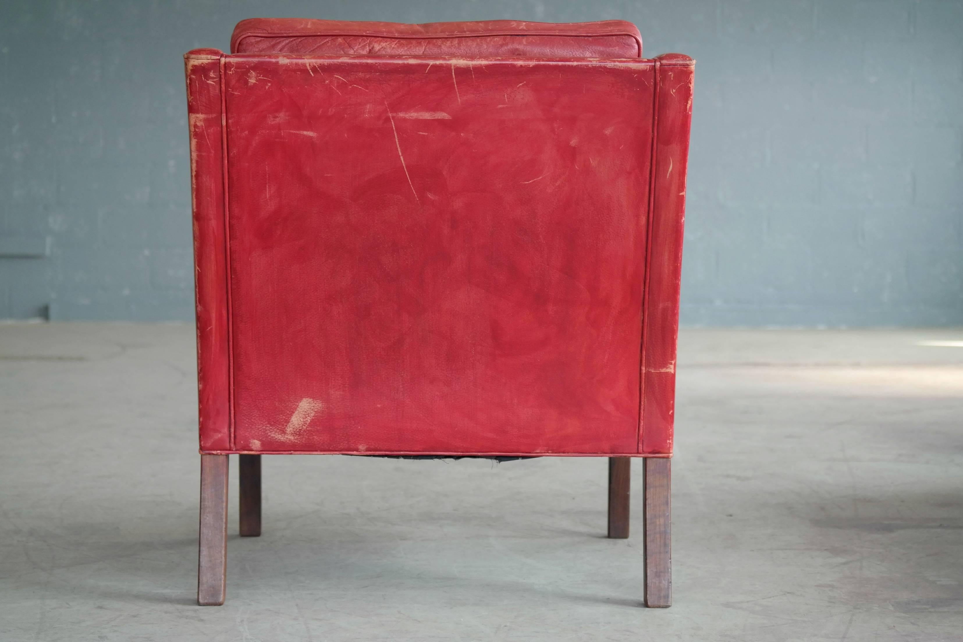 Mid-20th Century Børge Mogensen Lounge Chair Model 2207 in Red Leather for Fredericia