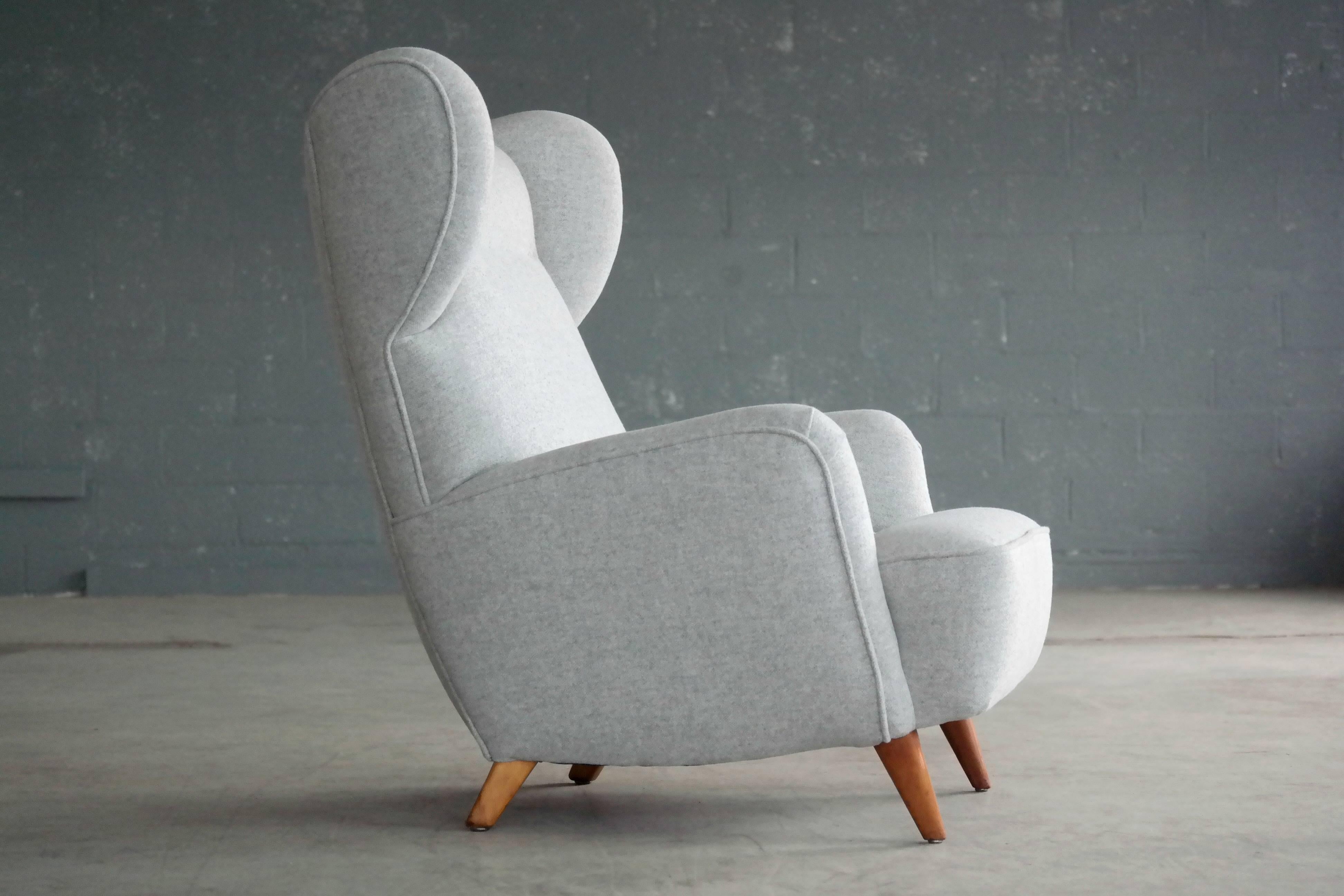 Mid-Century Modern Gio Ponti Style Midcentury Lounge Chair Re-Upholstered in Kvadrat Wool