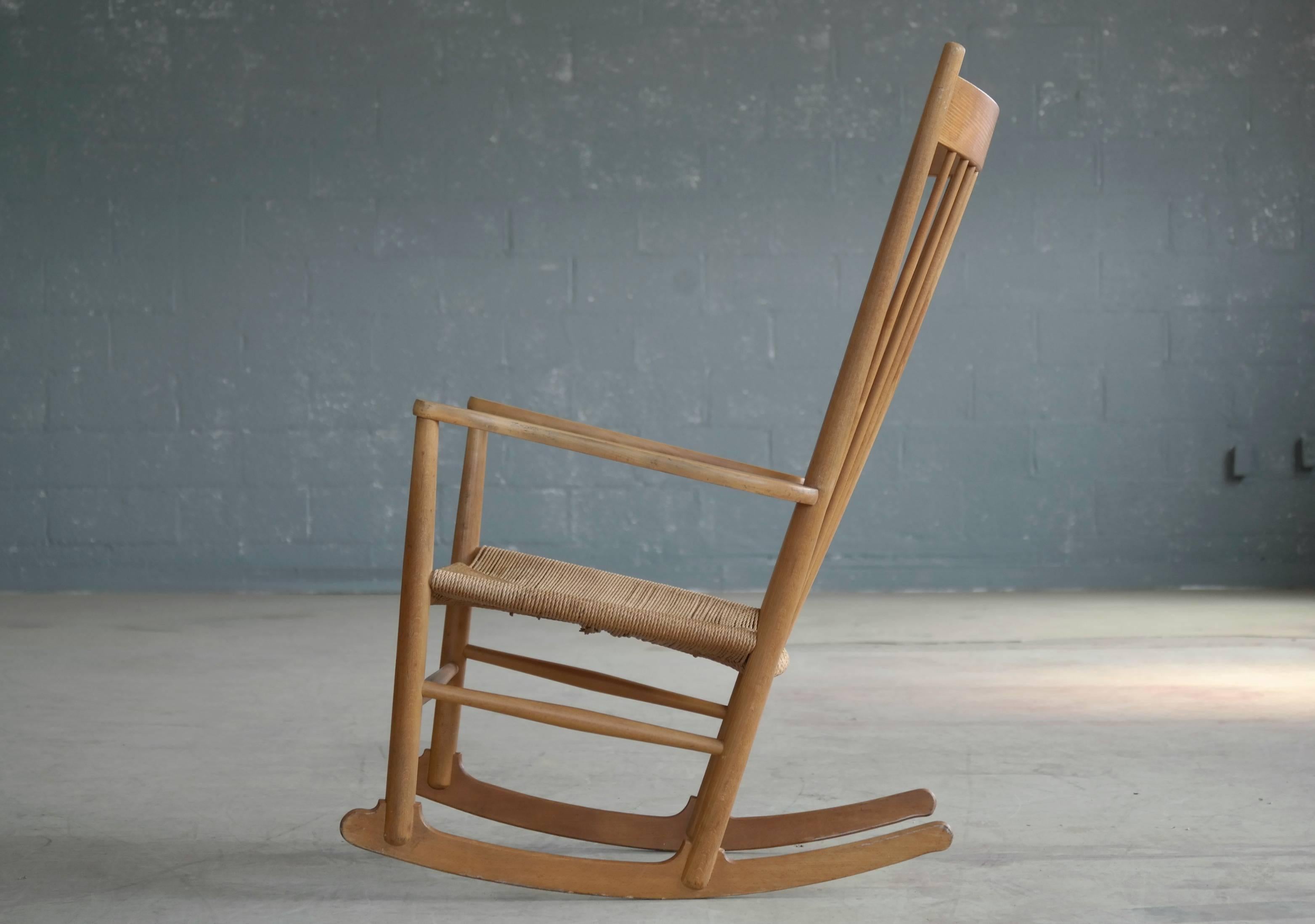 Hans Wegner J16 Rocking Chair in Beech and Papercord Made for FDB Møbler 1
