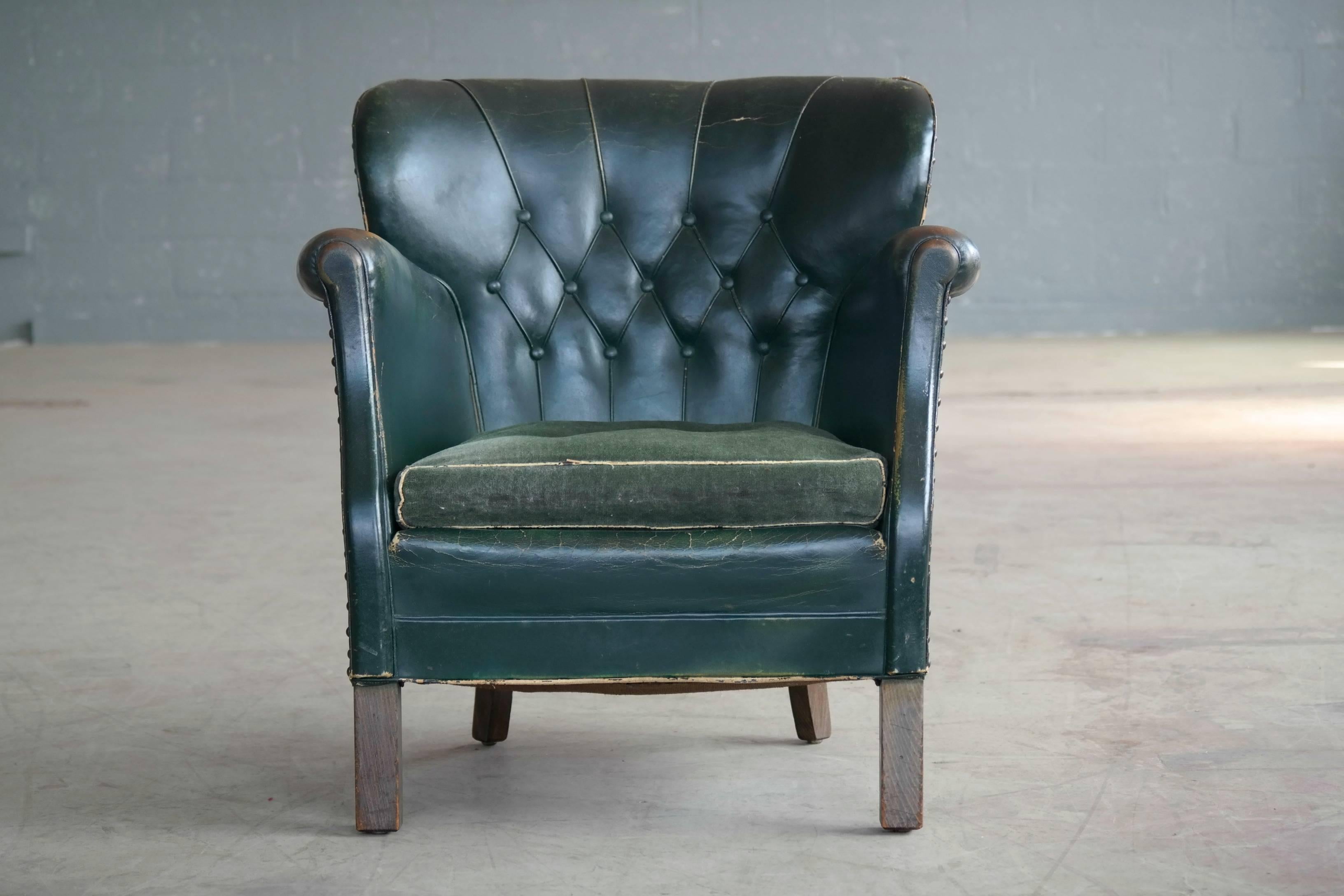 Danish 1930s Small Scale Club Chair in Tufted Patinated Green Leather In Good Condition In Bridgeport, CT