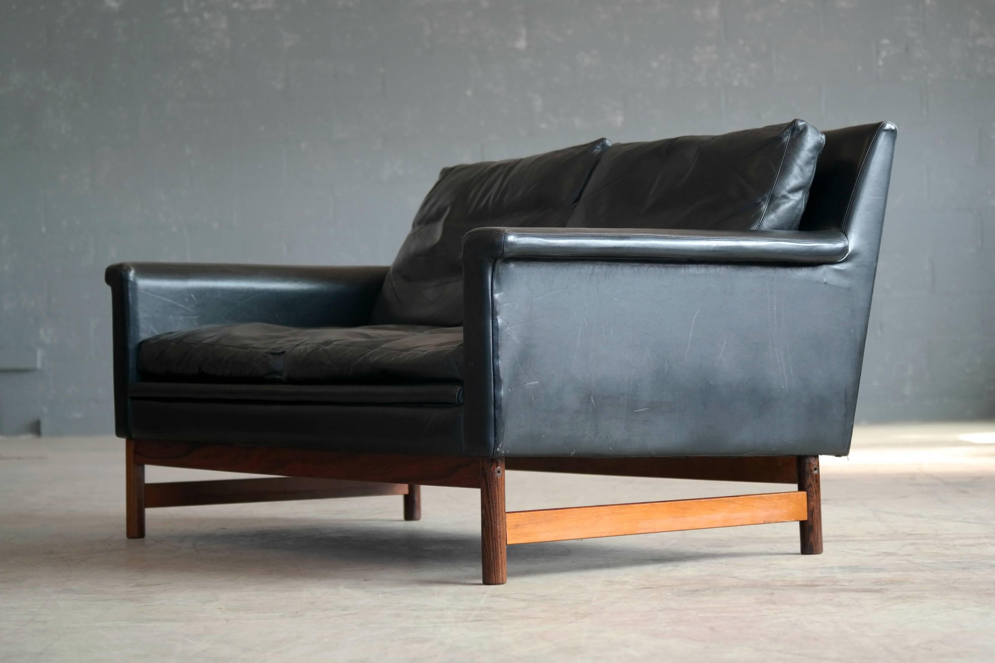 Love Seat in Black Leather and Rosewood by Scapa of Sweden In Good Condition In Bridgeport, CT