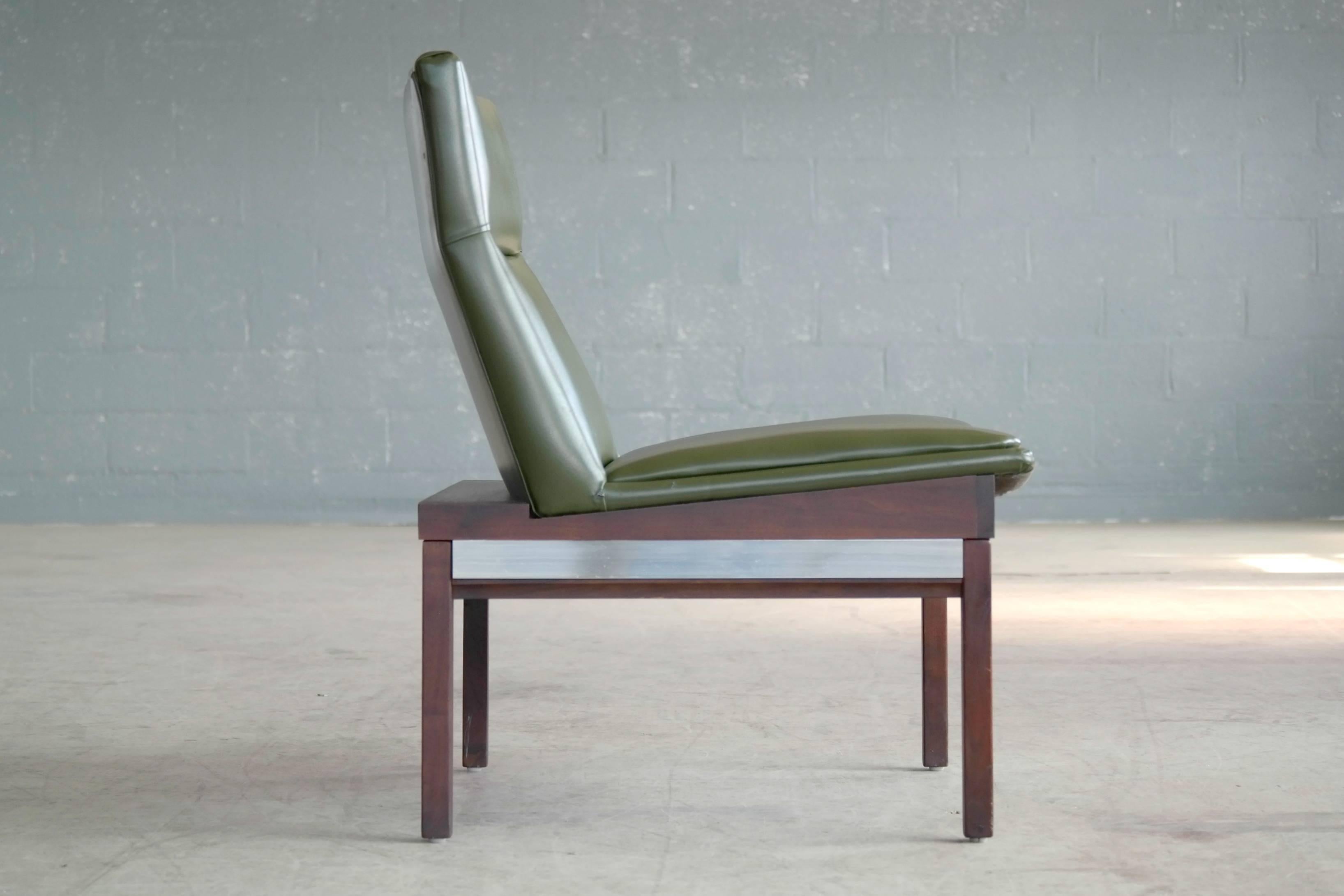 Mid-20th Century Arthur Umanoff Walnut and Aluminum Lounge Chair for Madison Furniture, 1950s