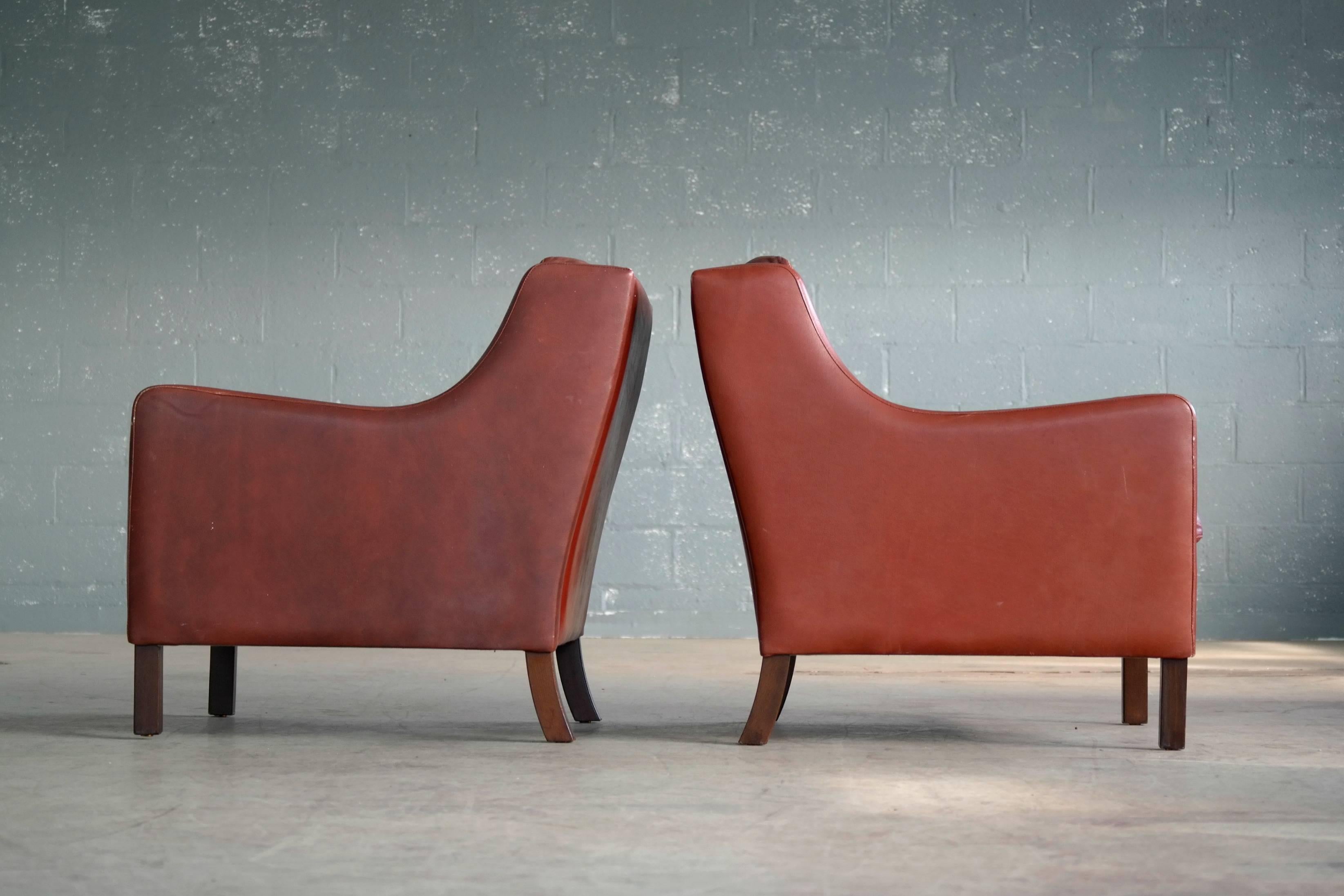 Mid-Century Modern Pair of Danish Børge Mogensen Style Lounge Chairs in Red Brown Leather