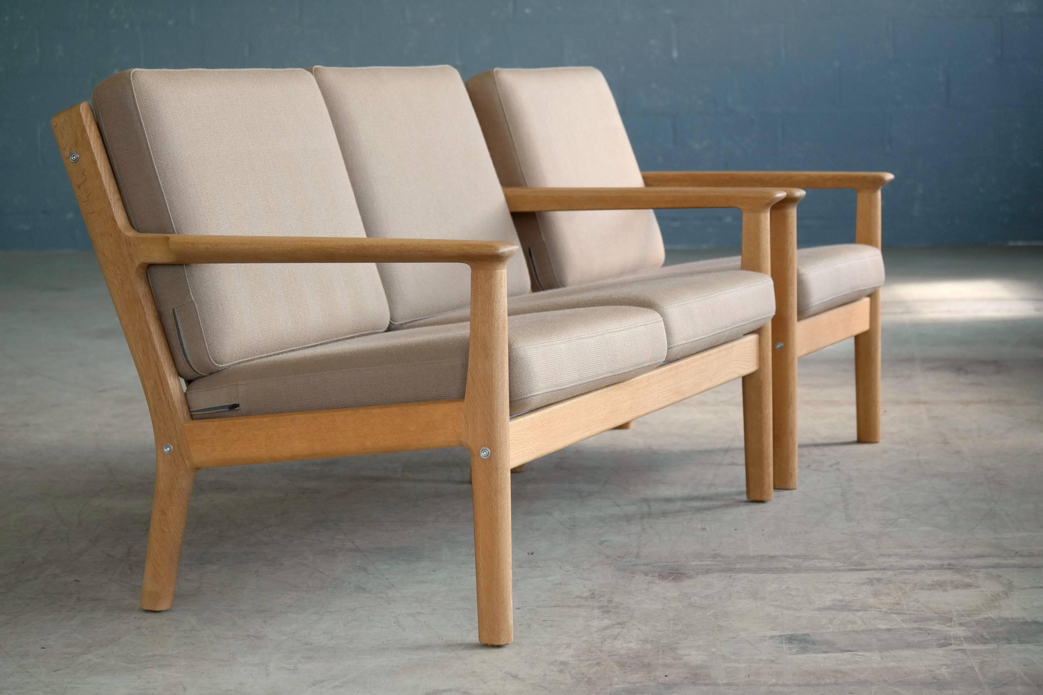 Scandinavian Modern Hans Wegner Loveseat and Easy Chair Model GE-265 for GETAMA, Denmark