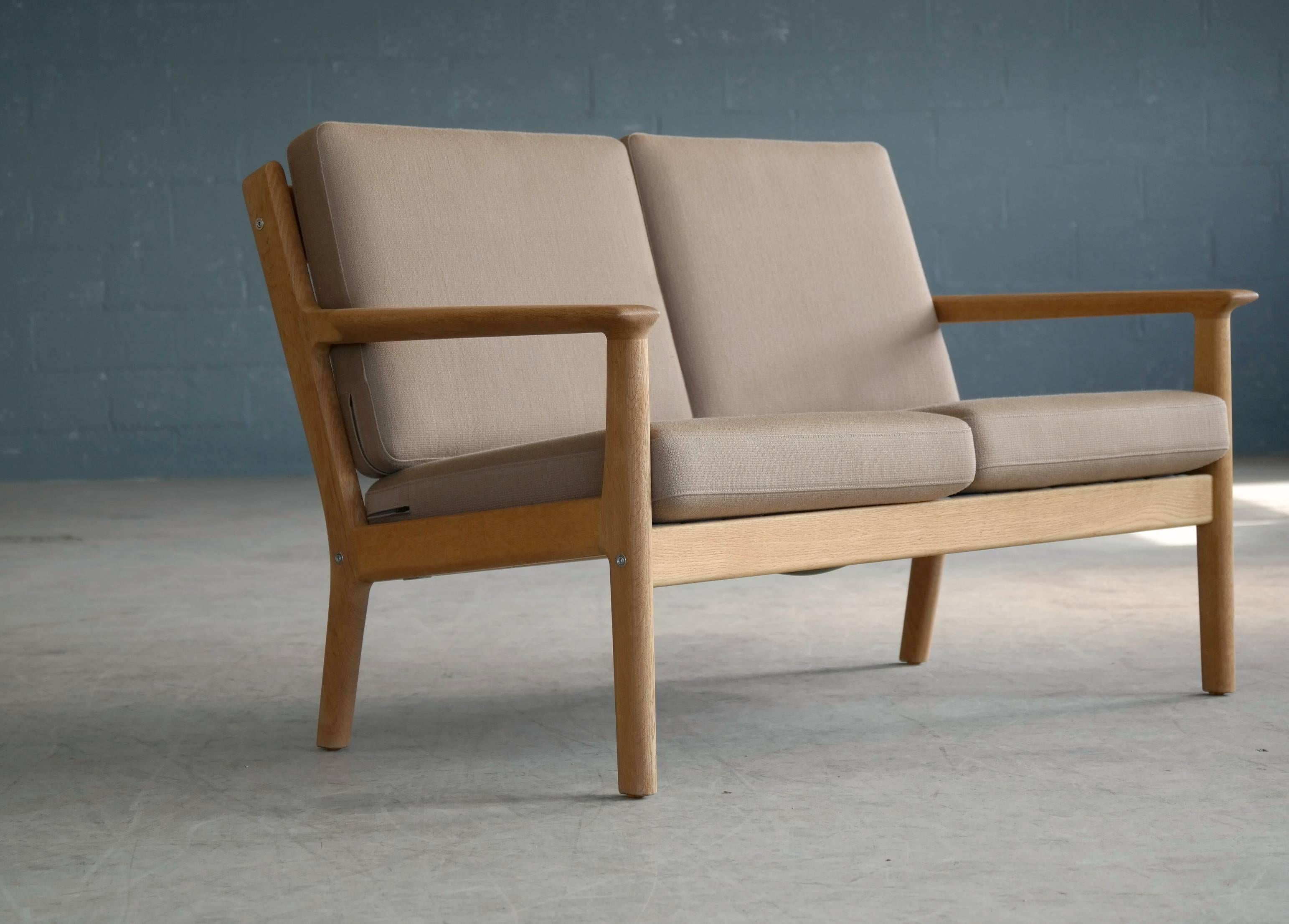 Wool Hans Wegner Loveseat and Easy Chair Model GE-265 for GETAMA, Denmark