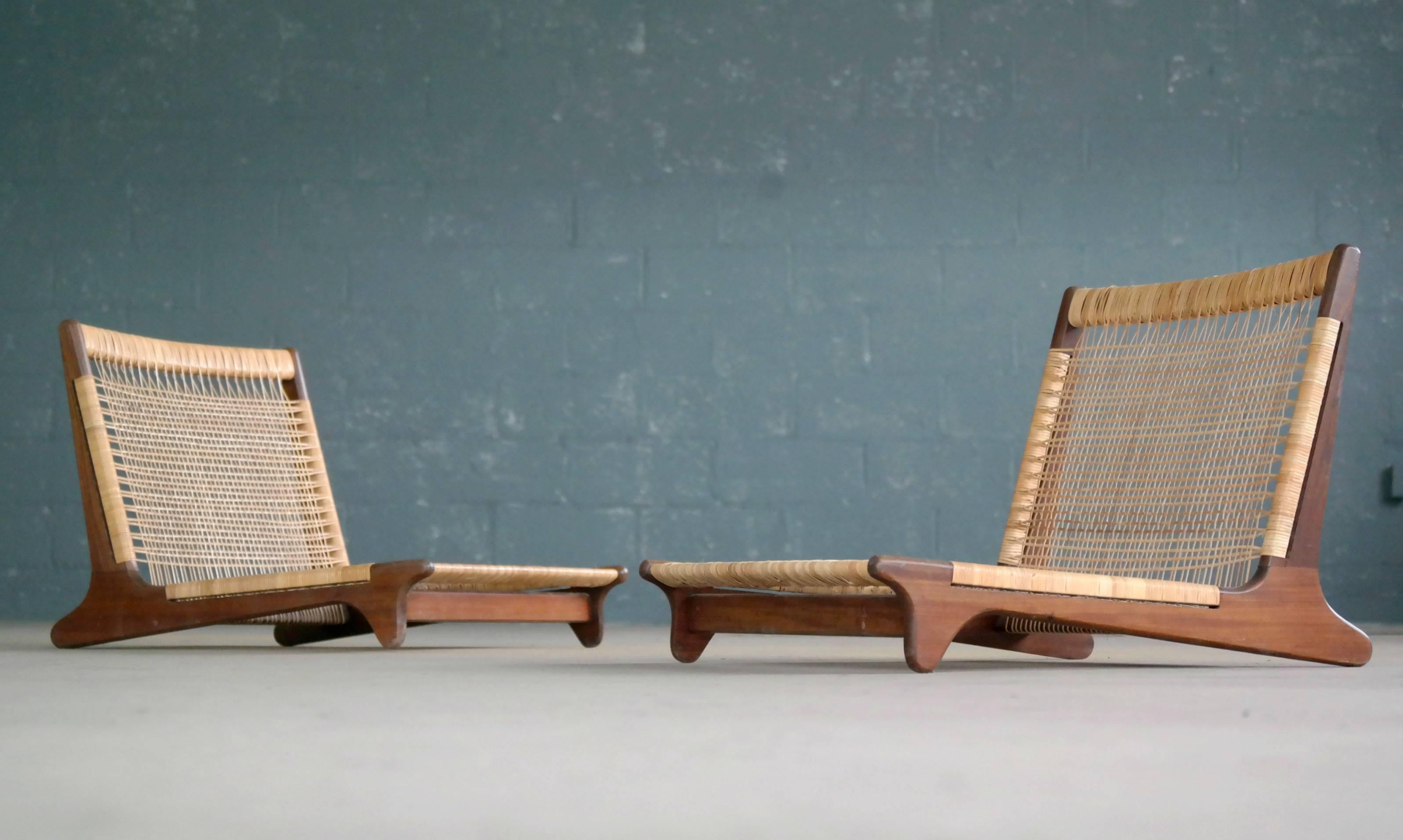 Danois Hans Olsen Paire de chaises Tatami de style japonais en teck et cannage pour Bramin