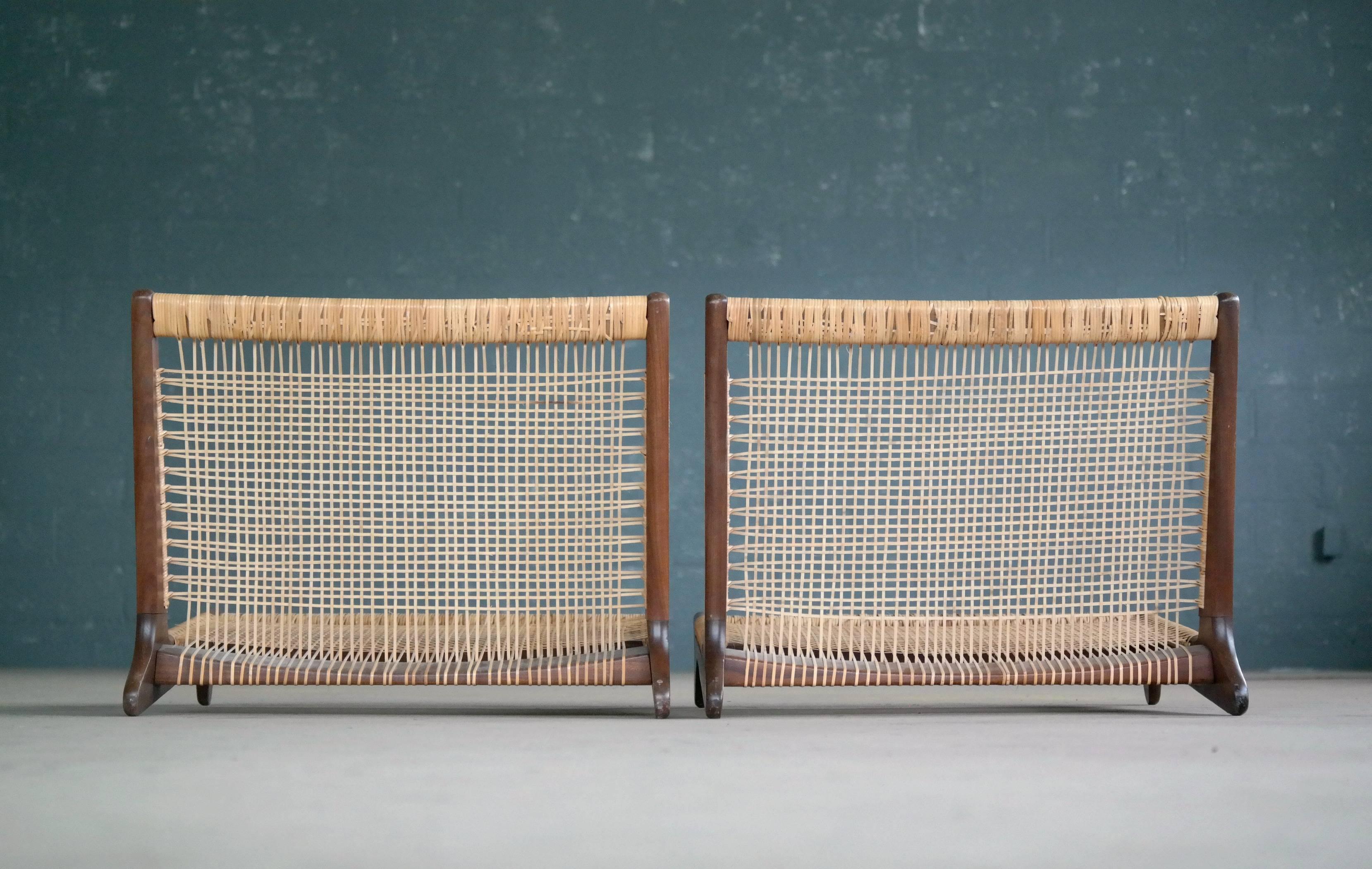 Hans Olsen Paire de chaises Tatami de style japonais en teck et cannage pour Bramin 1